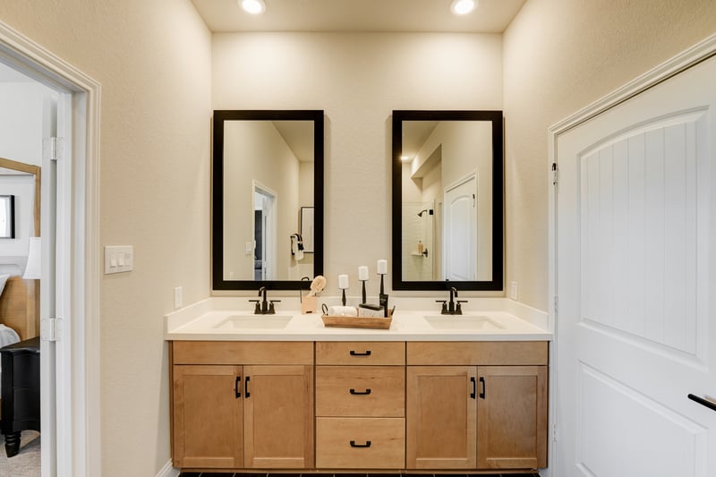 ae8f3511-0279-4cd5-9c69-6e75f998f36f