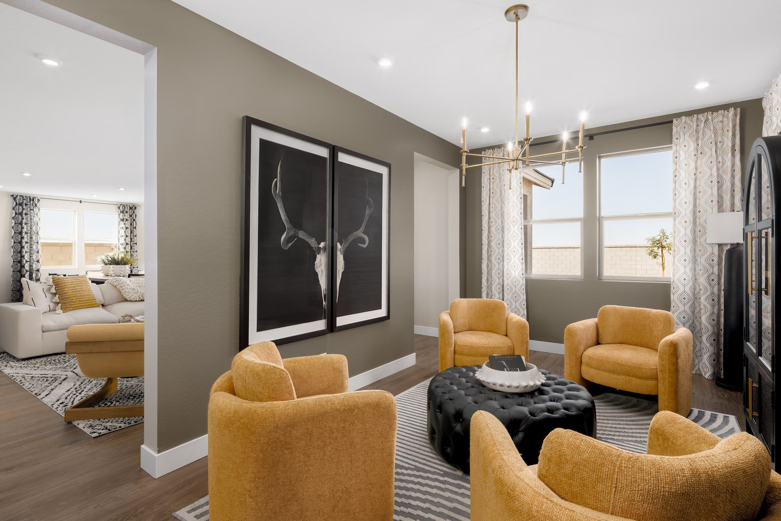 additional space for reading, conversations and entertainment