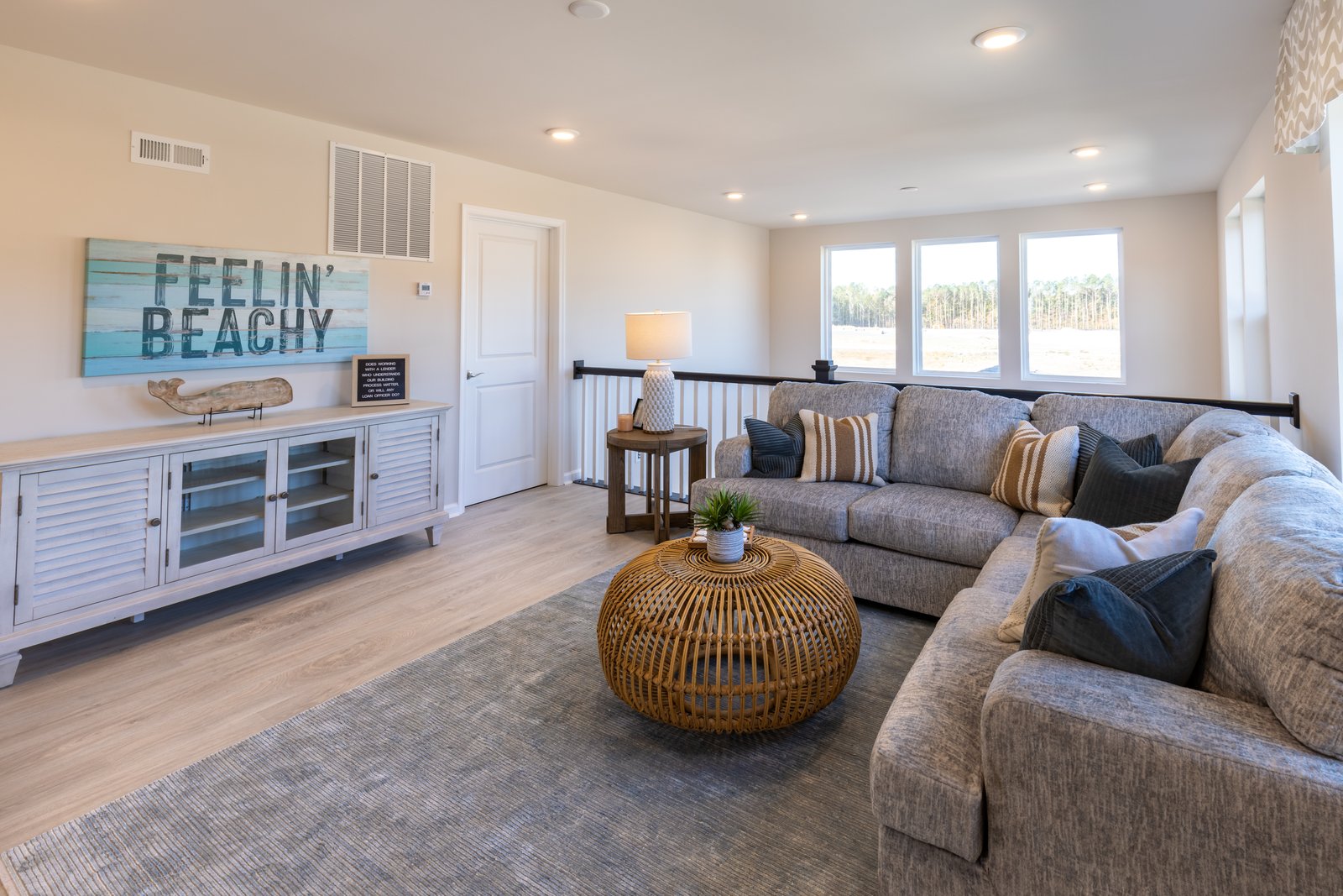 2nd-floor loft with carpet