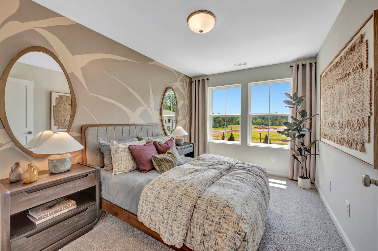 secondary bedroom with carpet