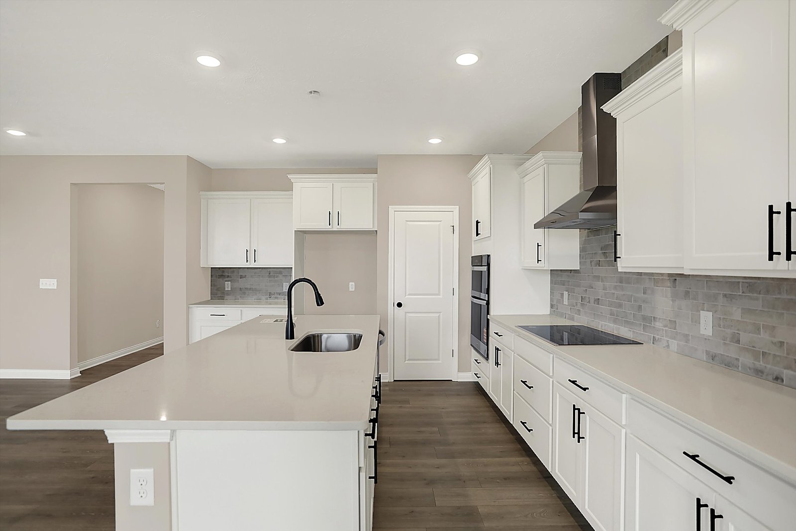 kitchen 1.jpg