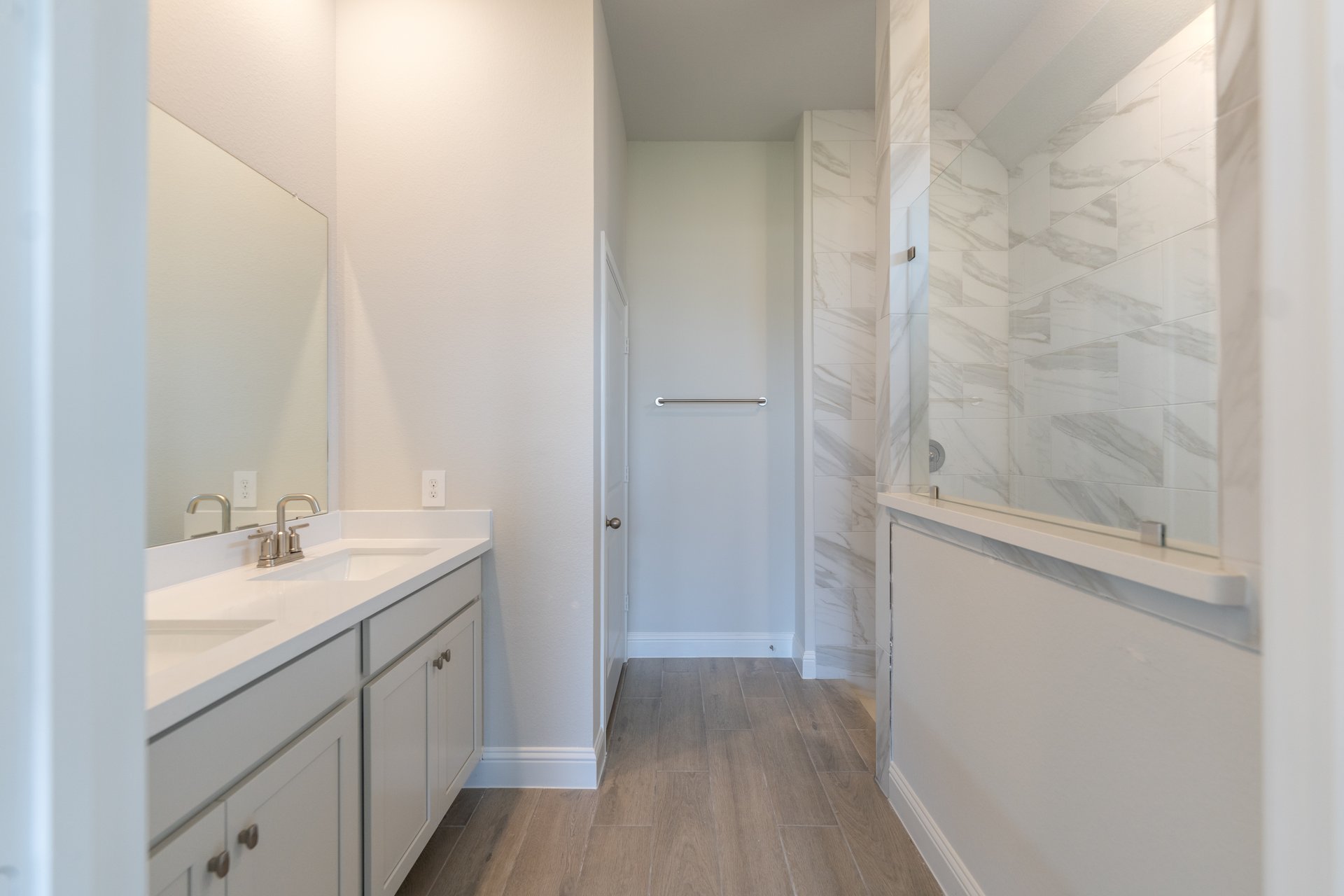 marshfieldmasterbath_hires1.jpg