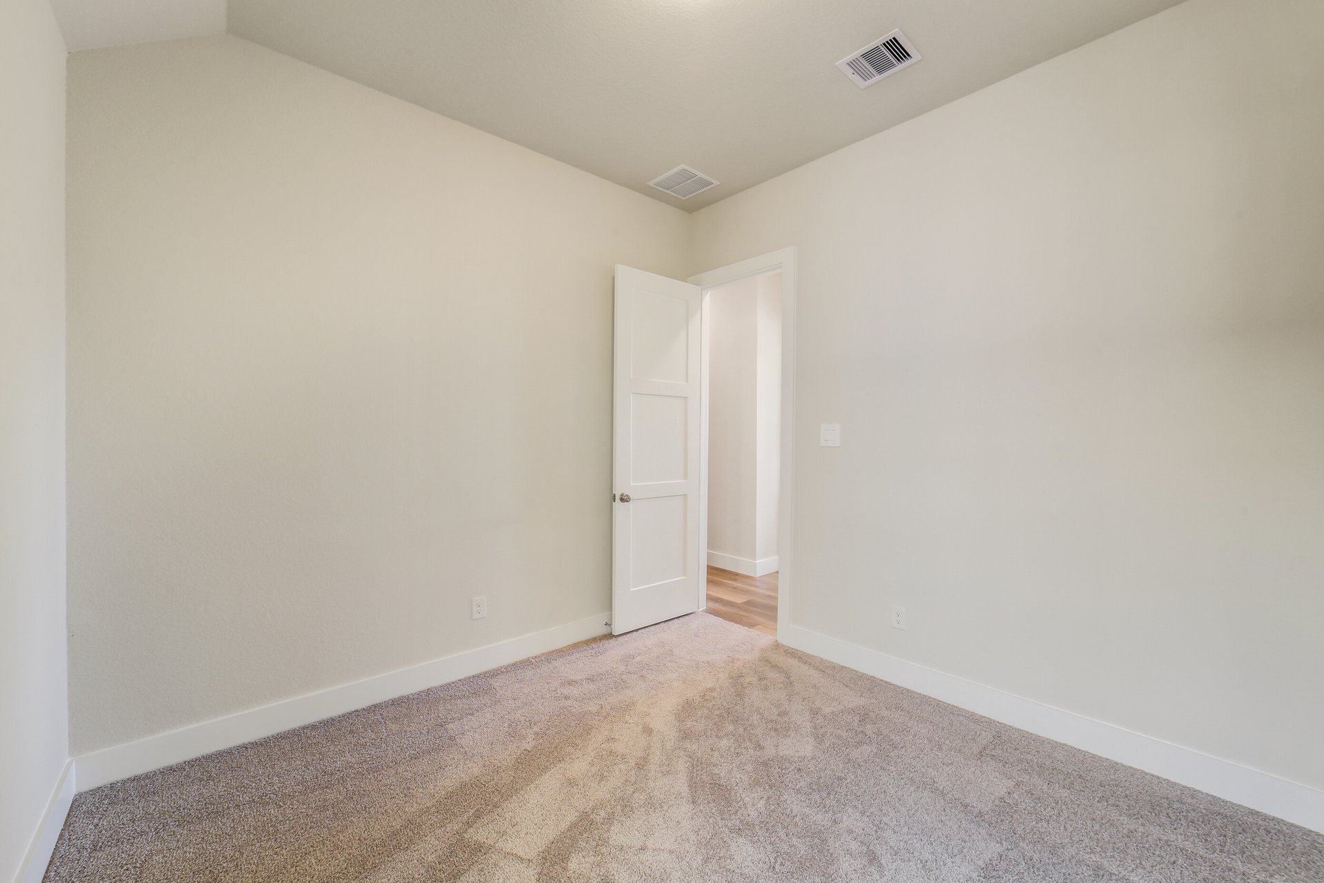 Abilene secondary bedroom.jpg