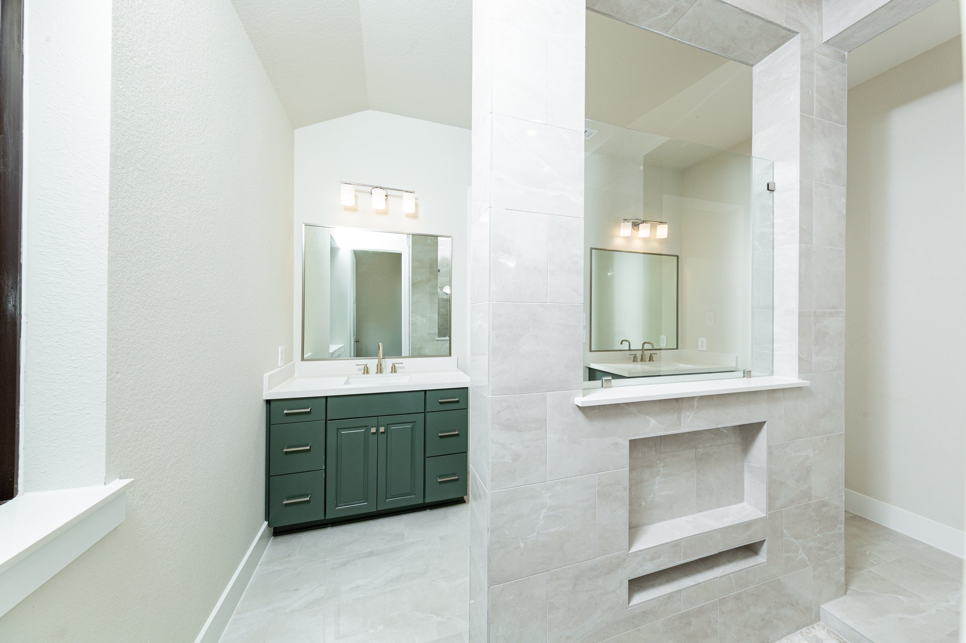 Biltmore Primary Bathroom 2.jpg