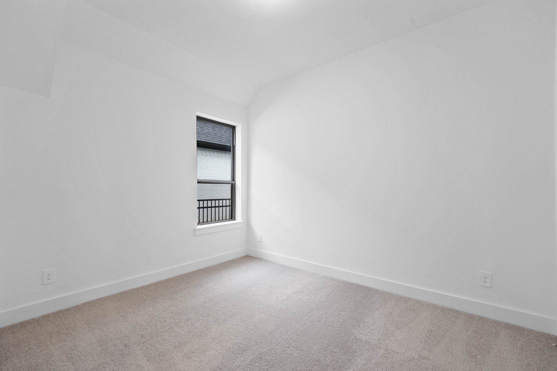 Bristol Secondary Bedroom.jpg