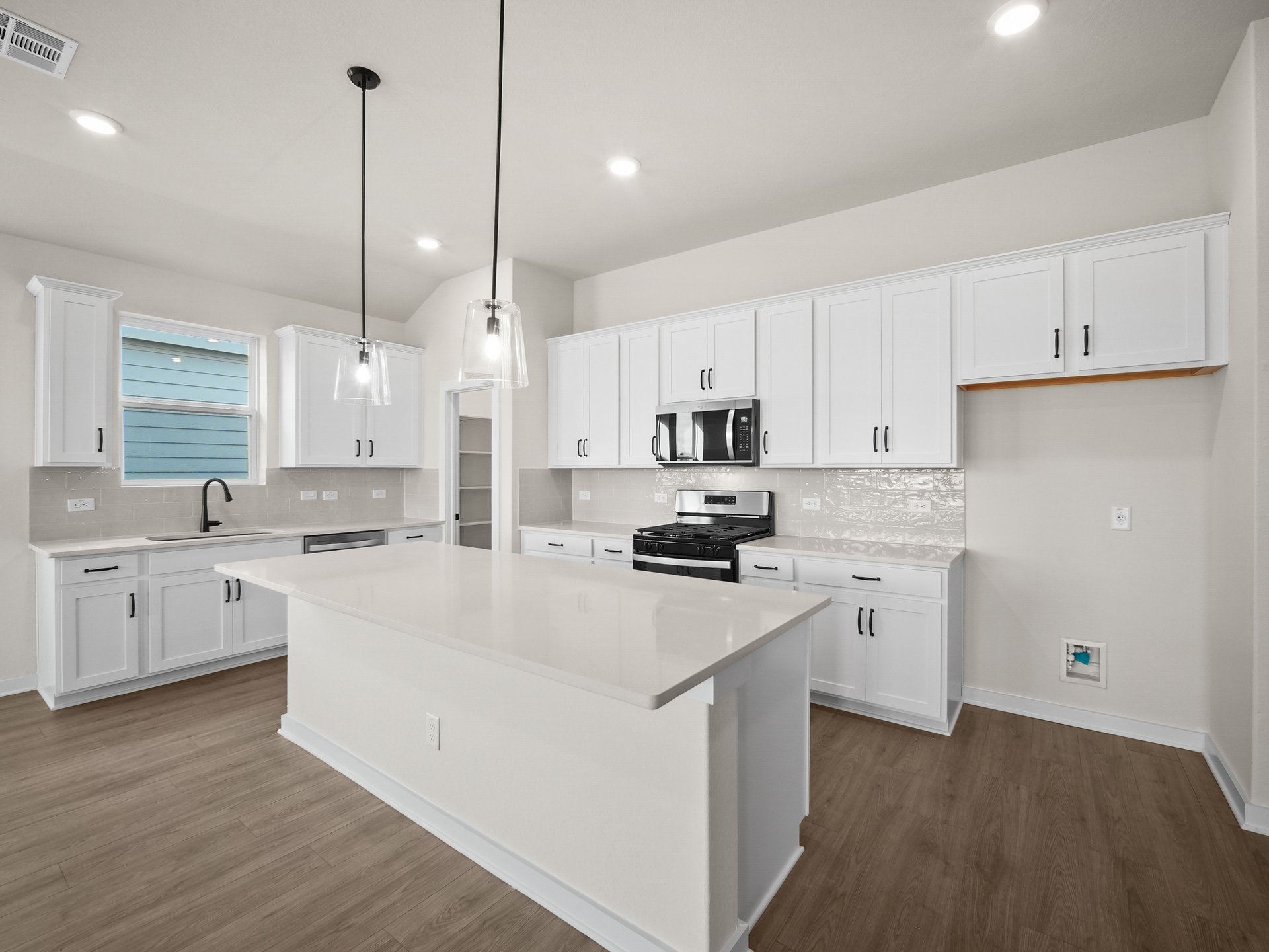 Kitchen (14).jpg