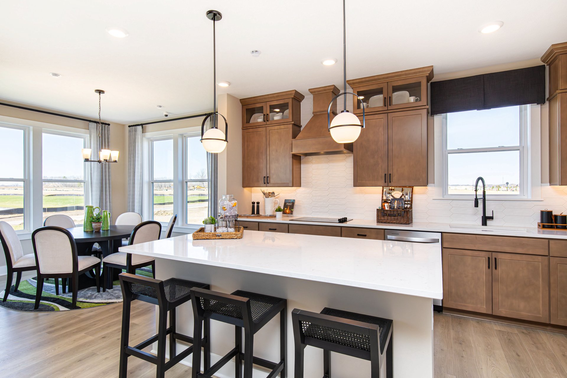 Kitchen to DA.jpg