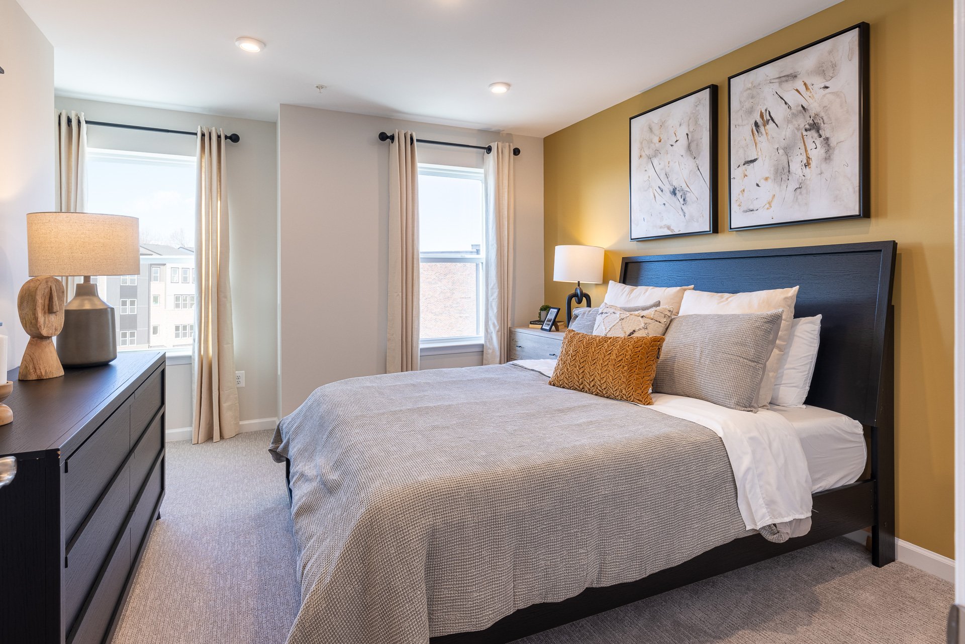 secondary bedroom with carpet and a full-sized bed