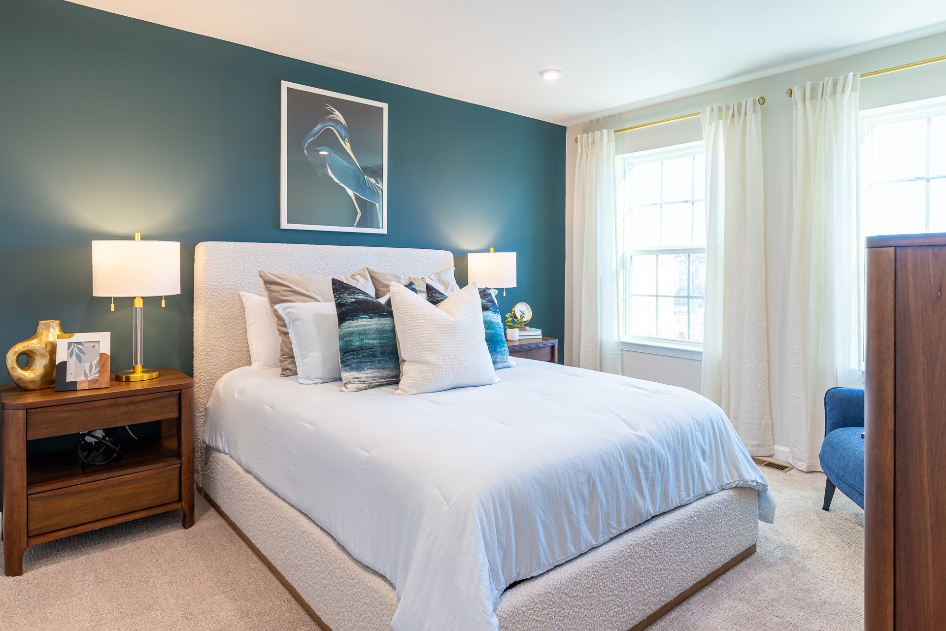 secondary bedroom with carpet and a full-sized bed