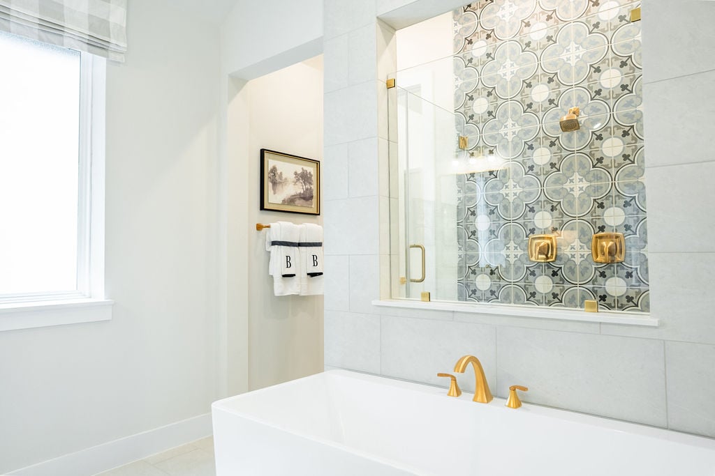 Mckinney Primary Bathroom.jpg