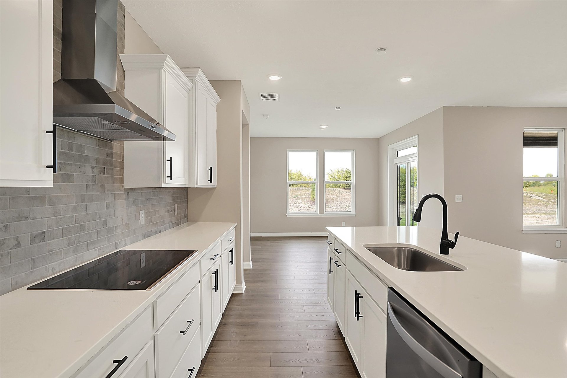 kitchen 2.jpg