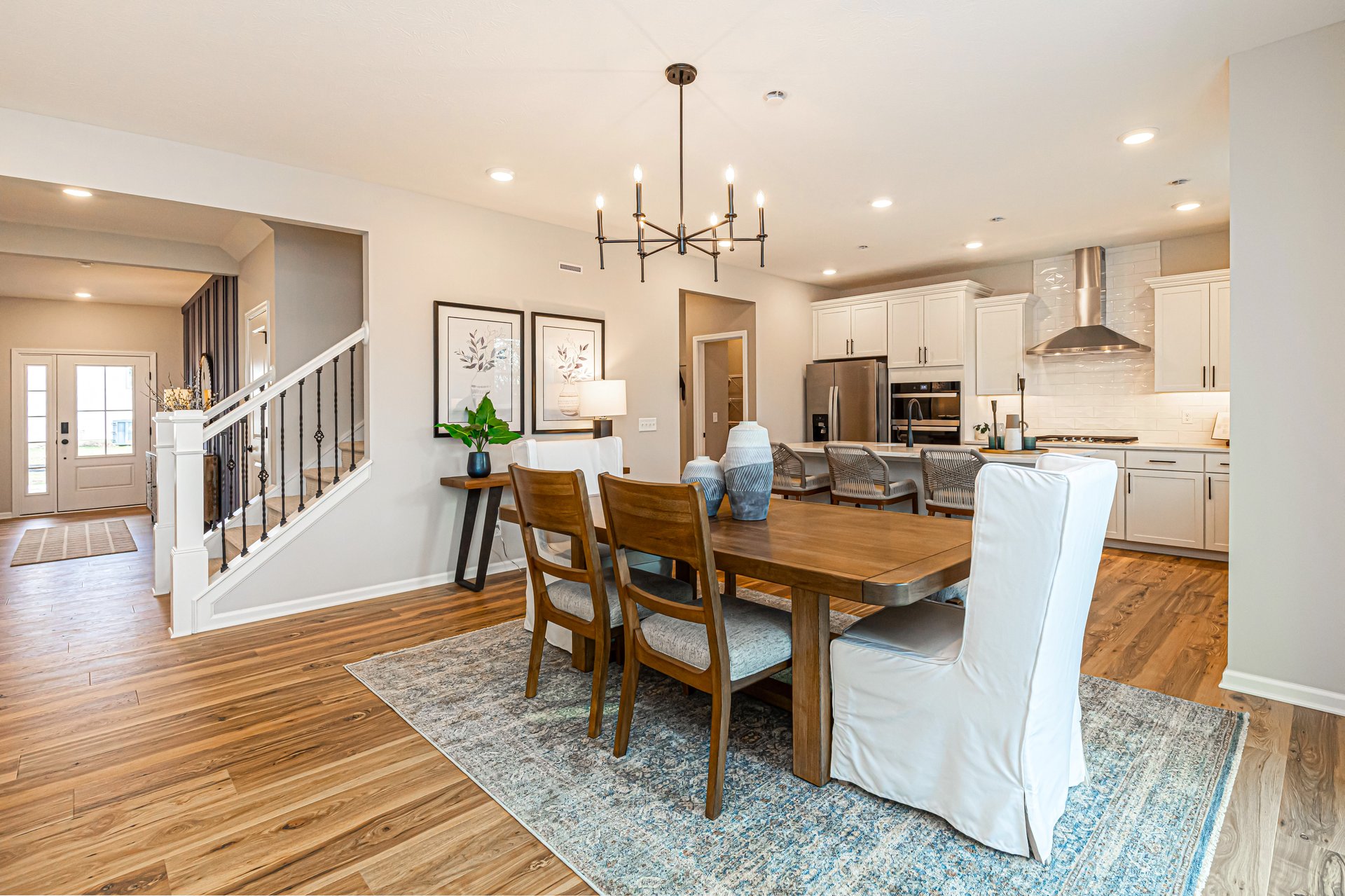 Dining Area.jpg