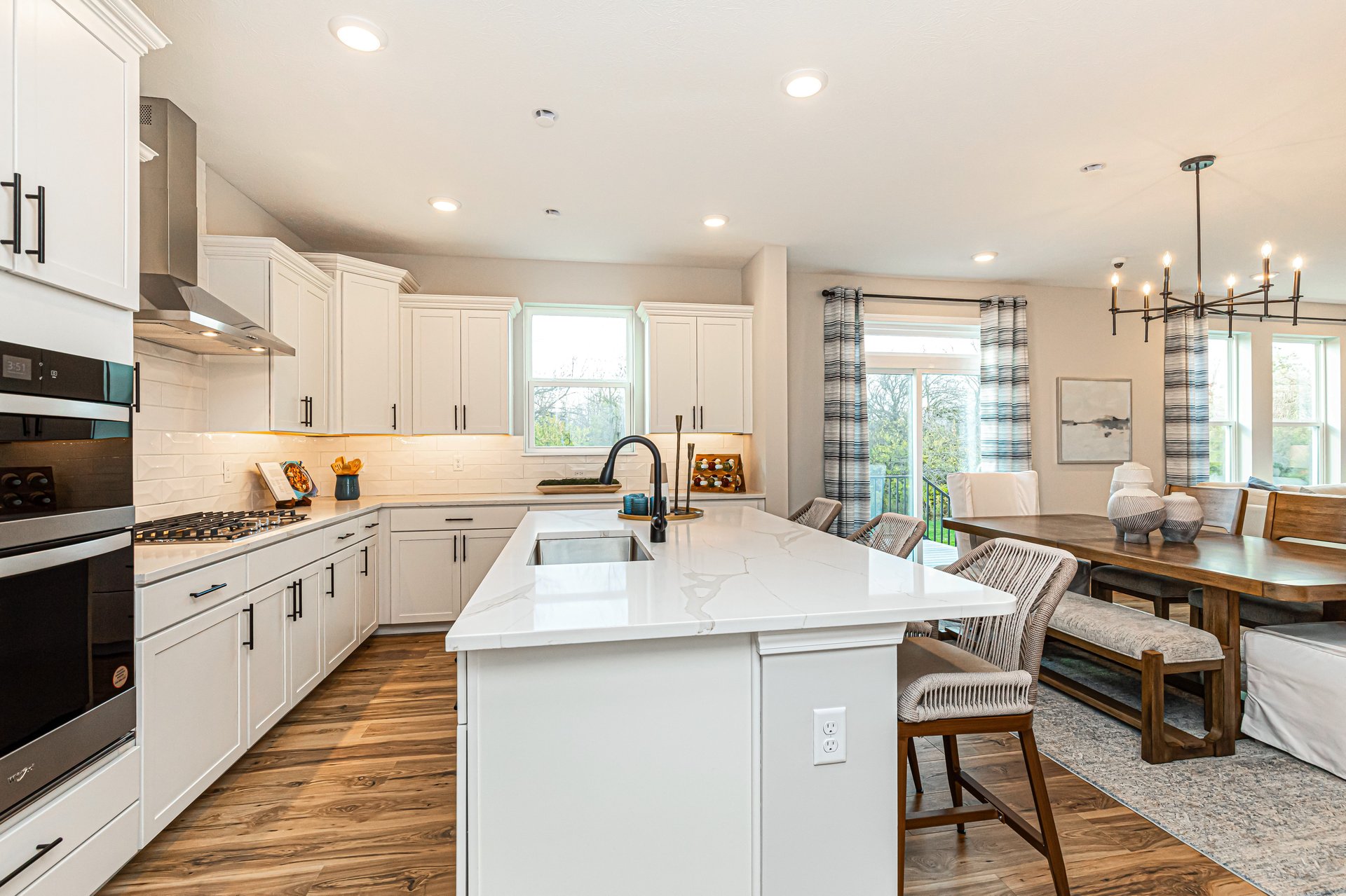 Kitchen 2 .jpg