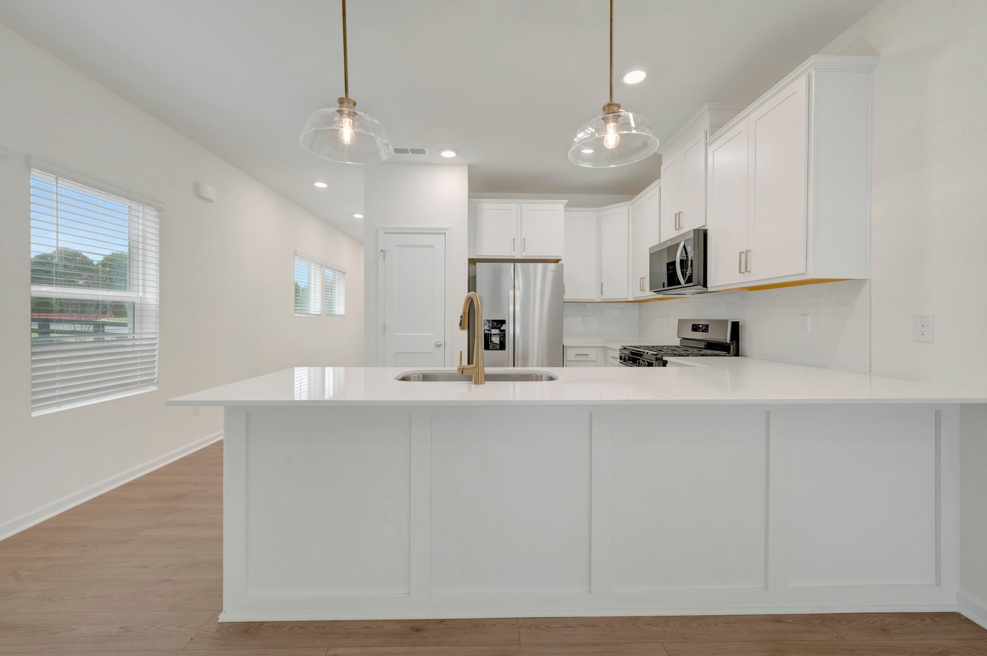 kitchen with pendant lighting