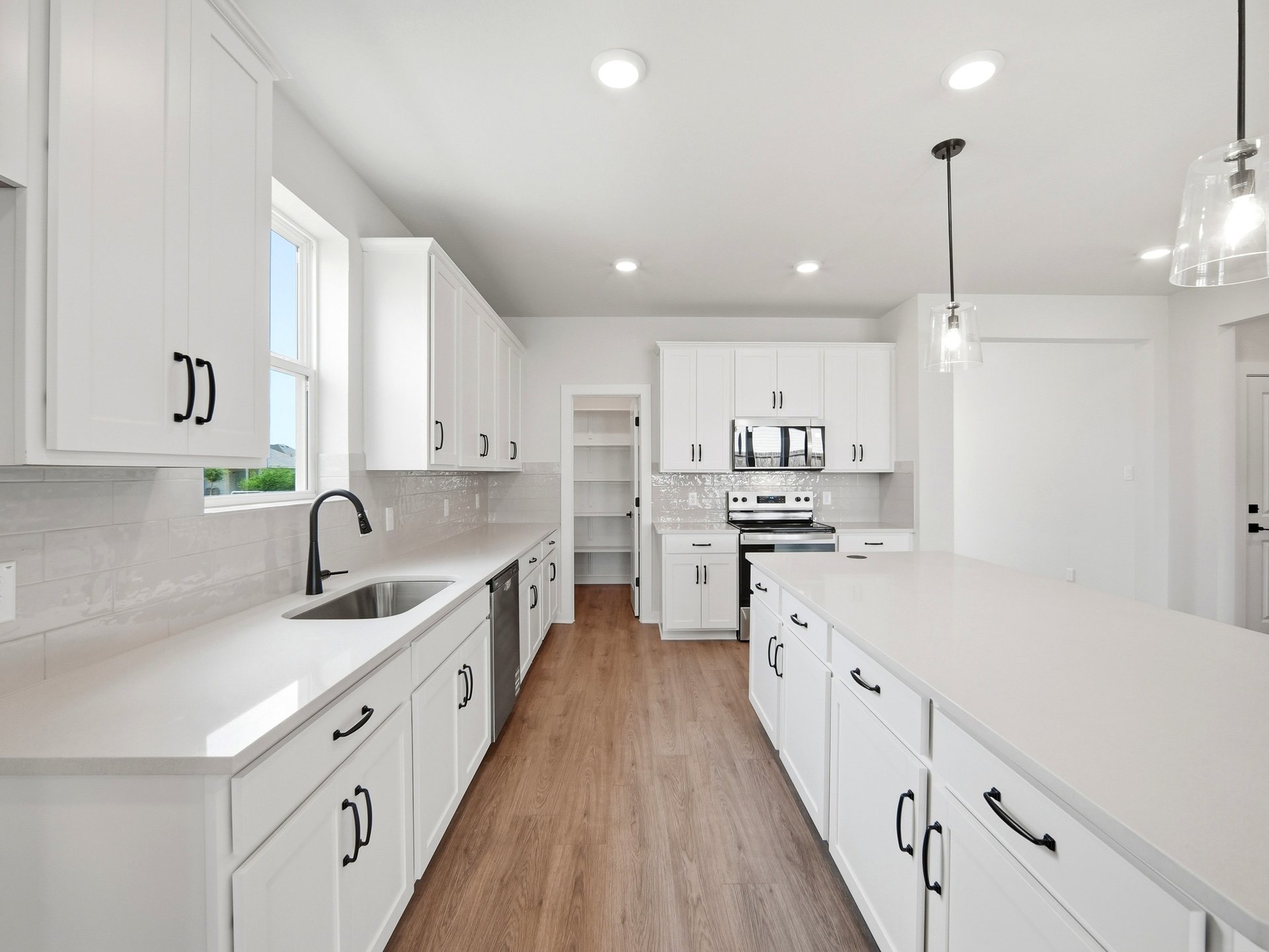 Kitchen (13).jpg