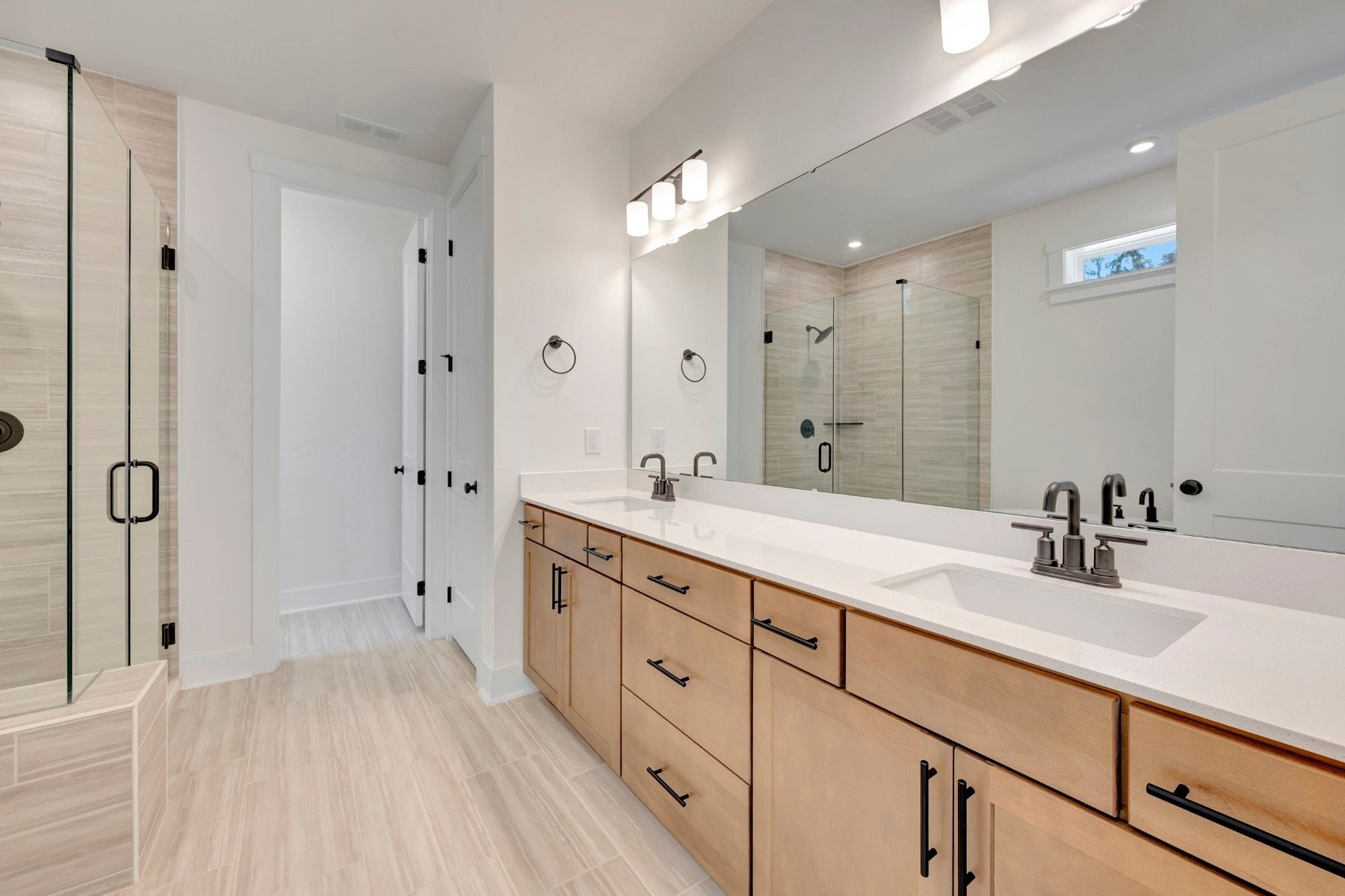 primary bath with two sinks