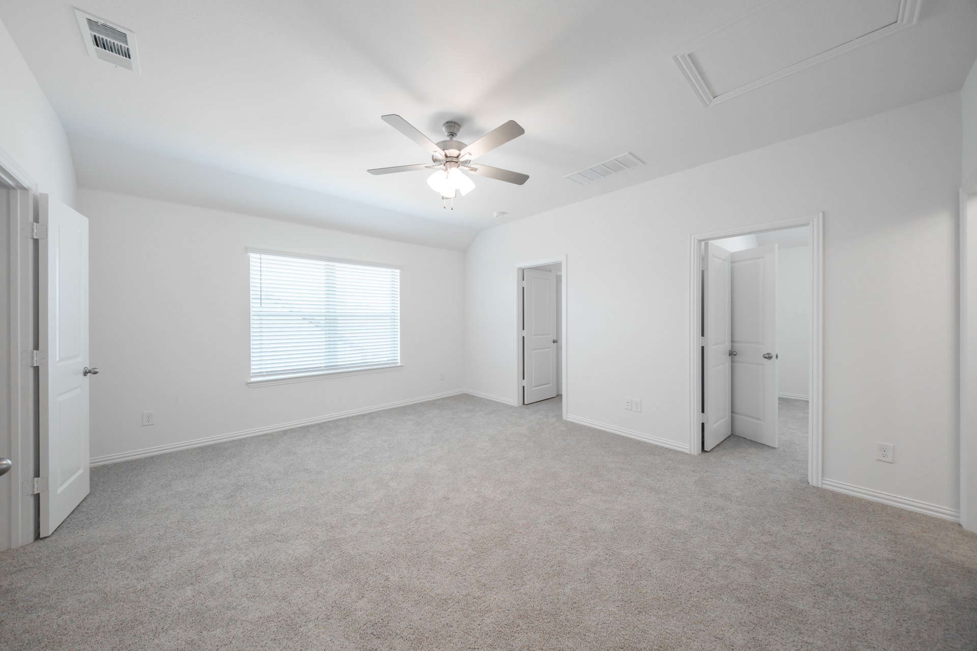 open gameroom with carpet and ceiling fan