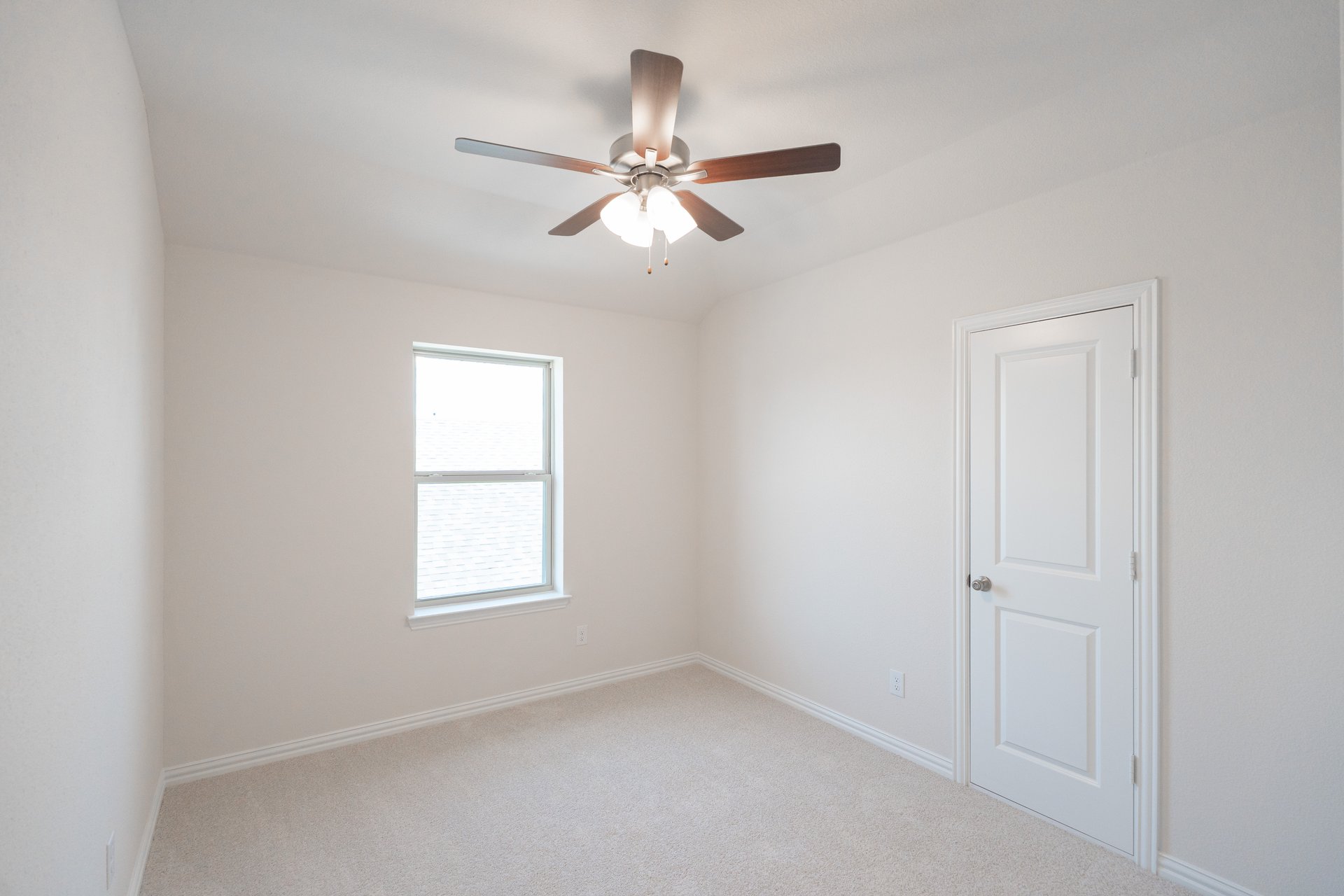 game room with window and carpet