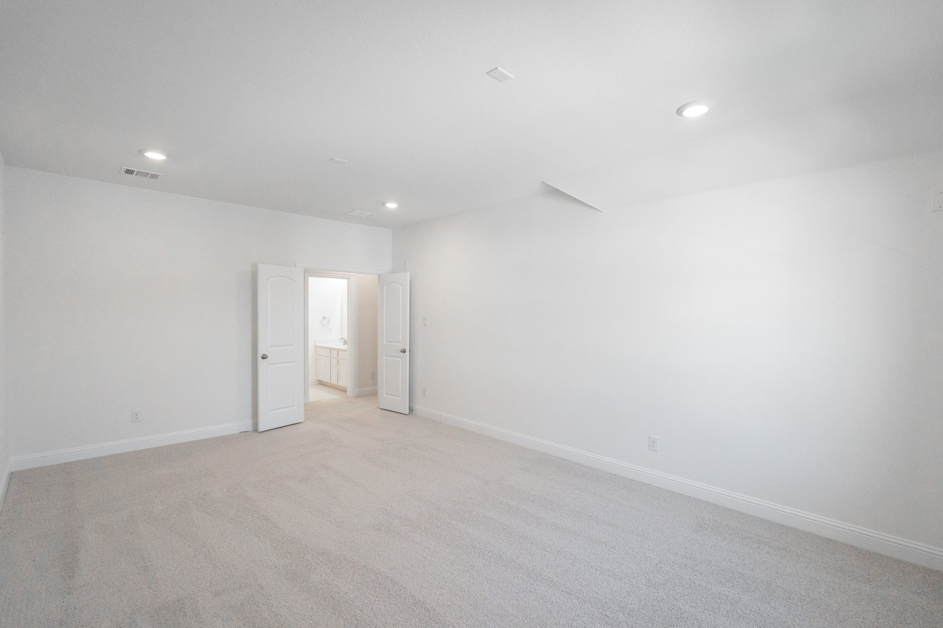 media room with carpet 