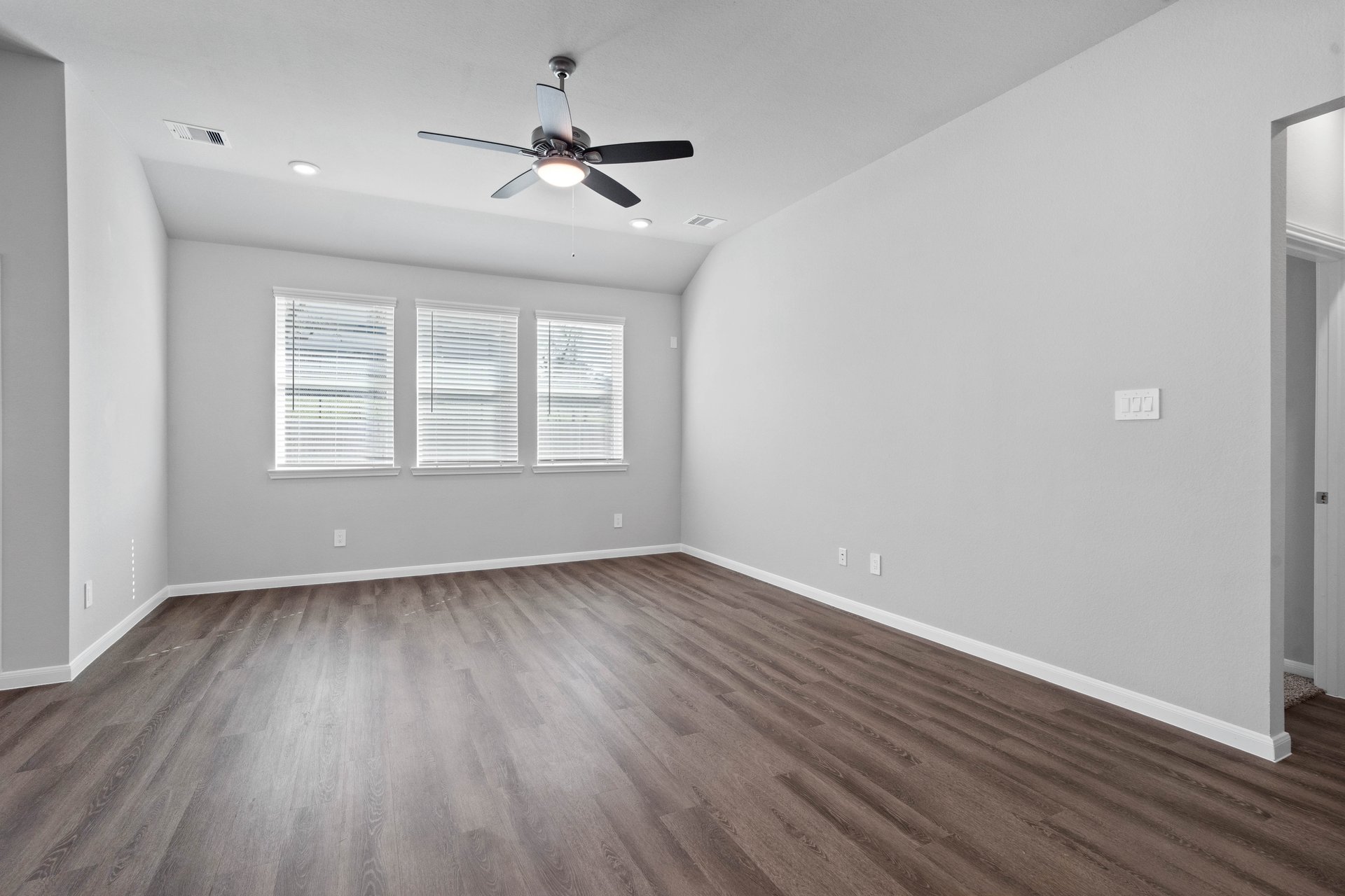 Cascade Great Room 1.jpg