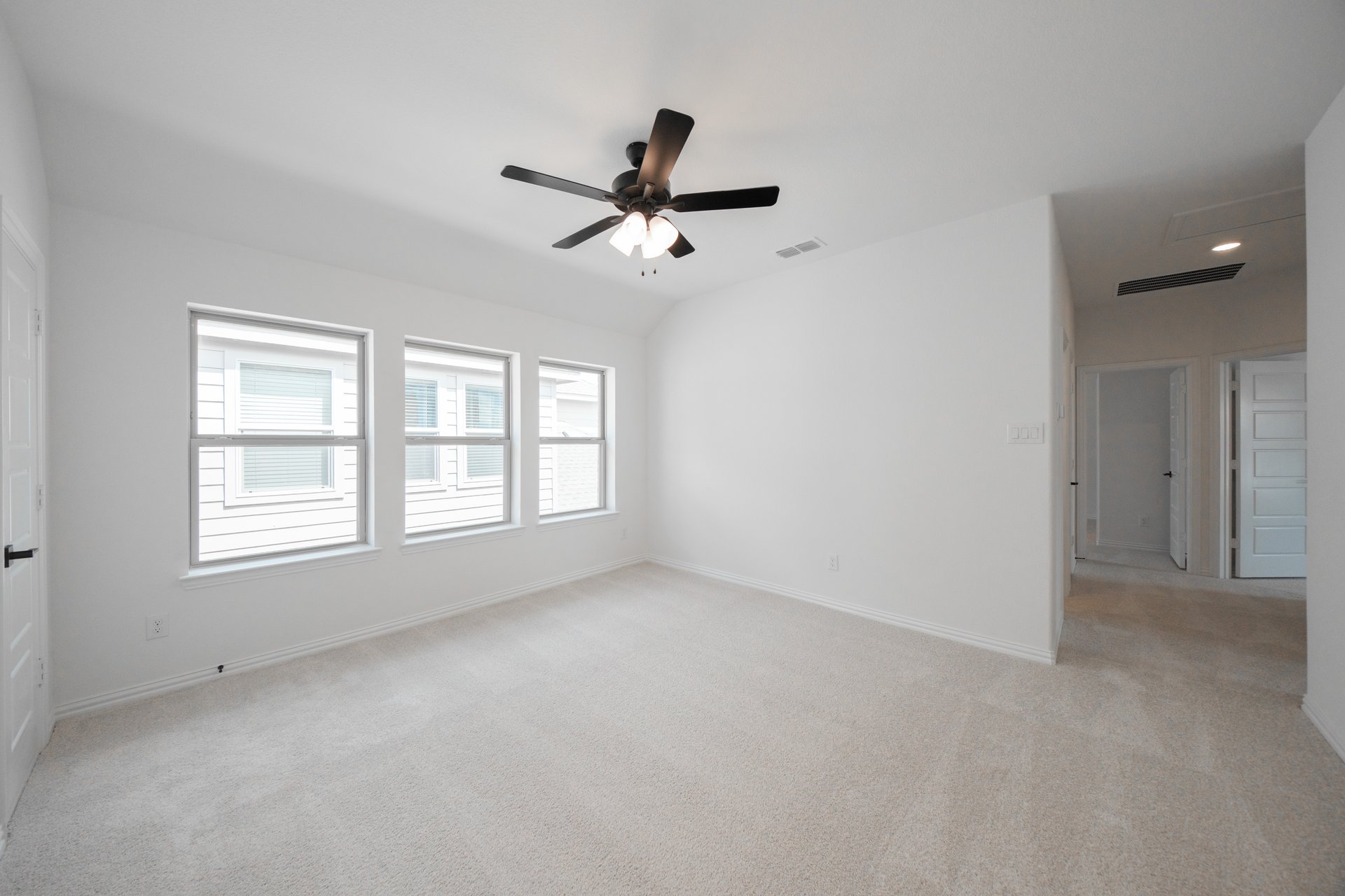 game room with carpet