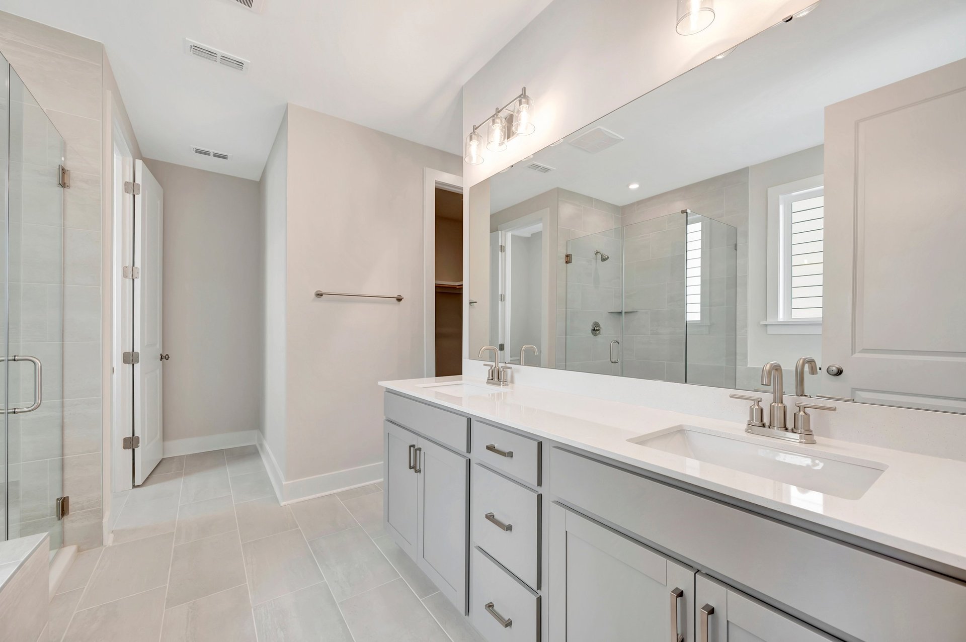 primary bath with two sinks