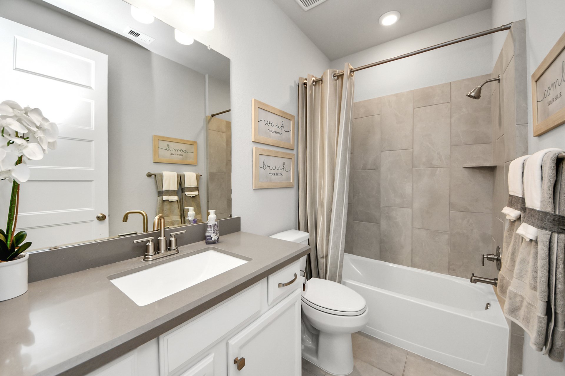 Quintera Secondary Bath.jpg