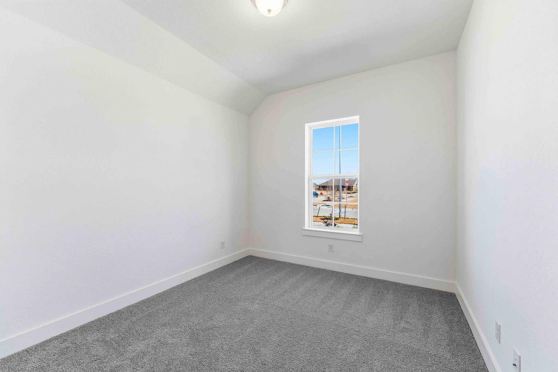 Secondary Bedroom.JPG