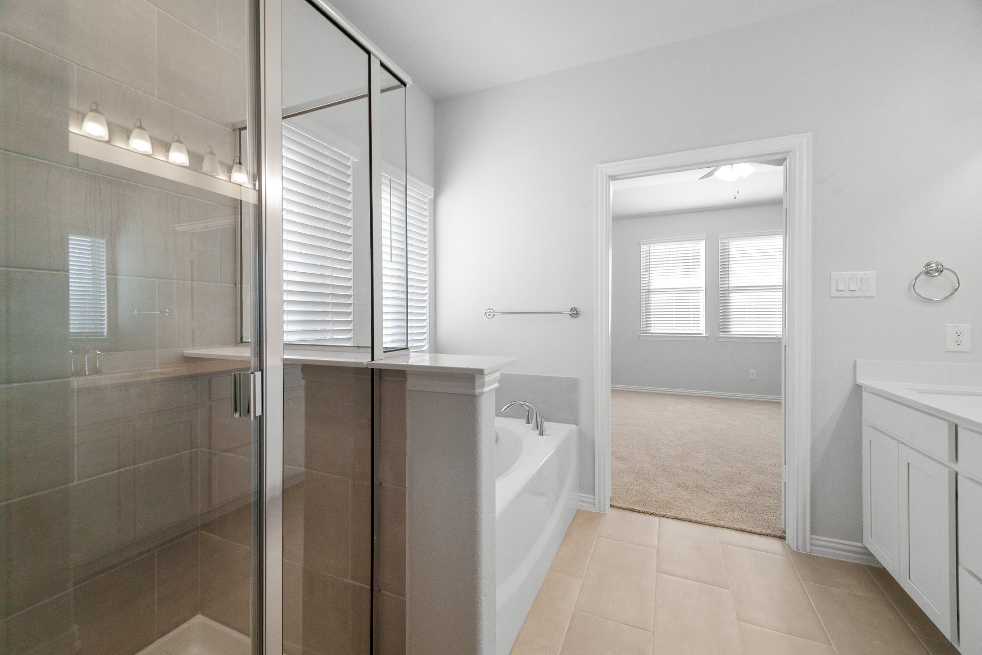 Primary Bathroom-2.jpg