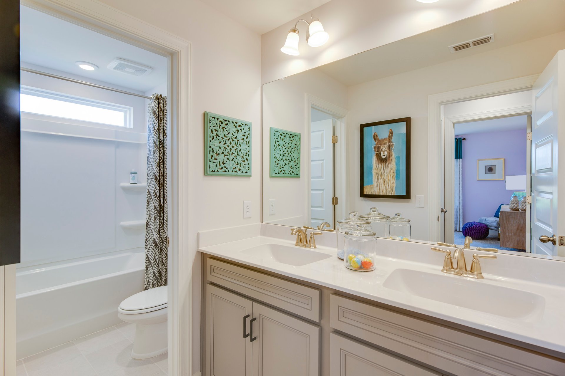 05ec9fbc-84be-432a-ae7d-587ebf3b5f5f