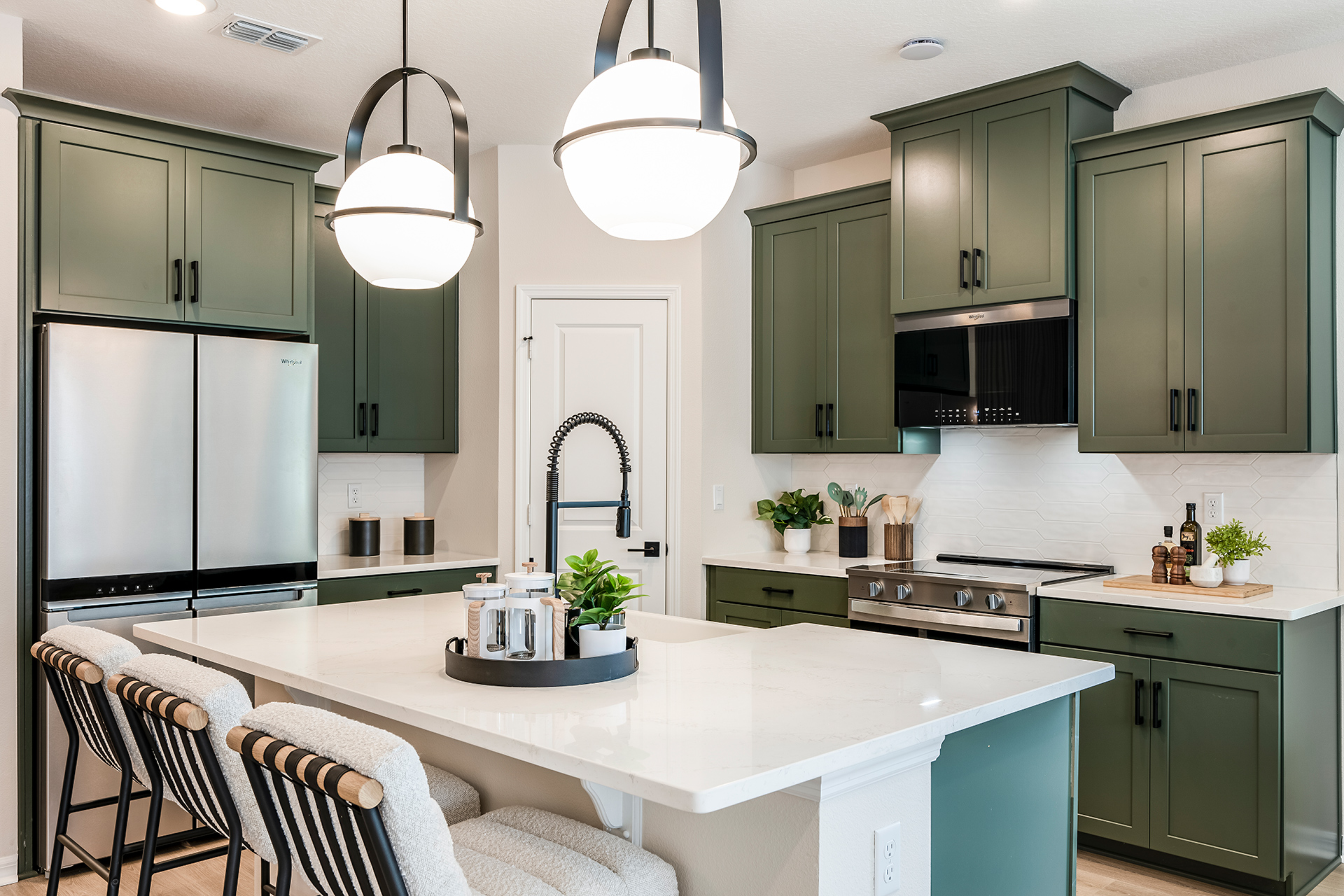 06b5ded5-99b6-4887-92db-00273eaad9cf