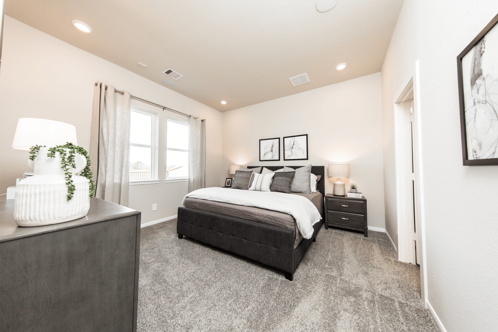 10bb1160-96c6-4ddb-a873-6ca8596d4f95