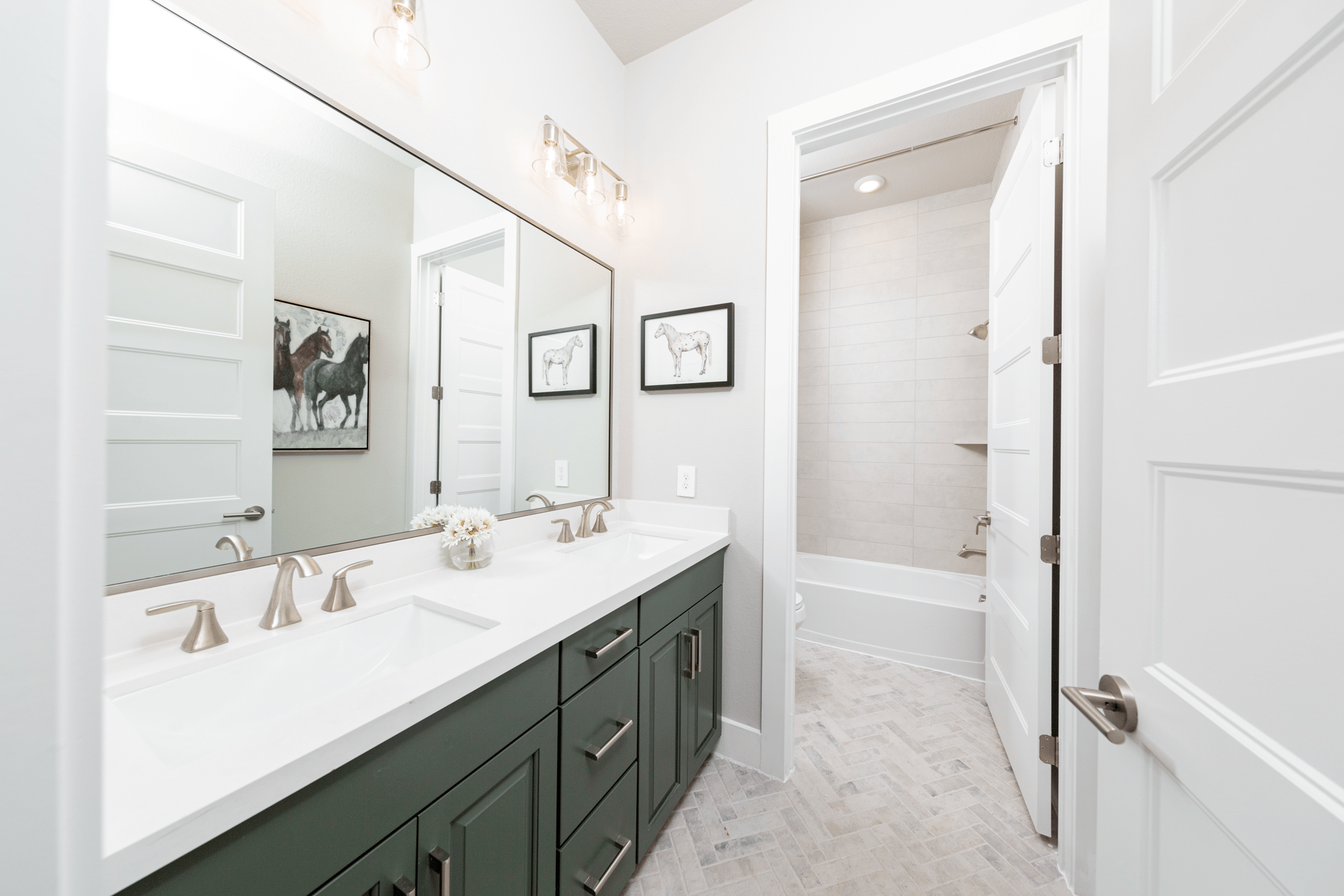 1b4e77b1-7b70-4fb4-9f59-1ba5f114ee39