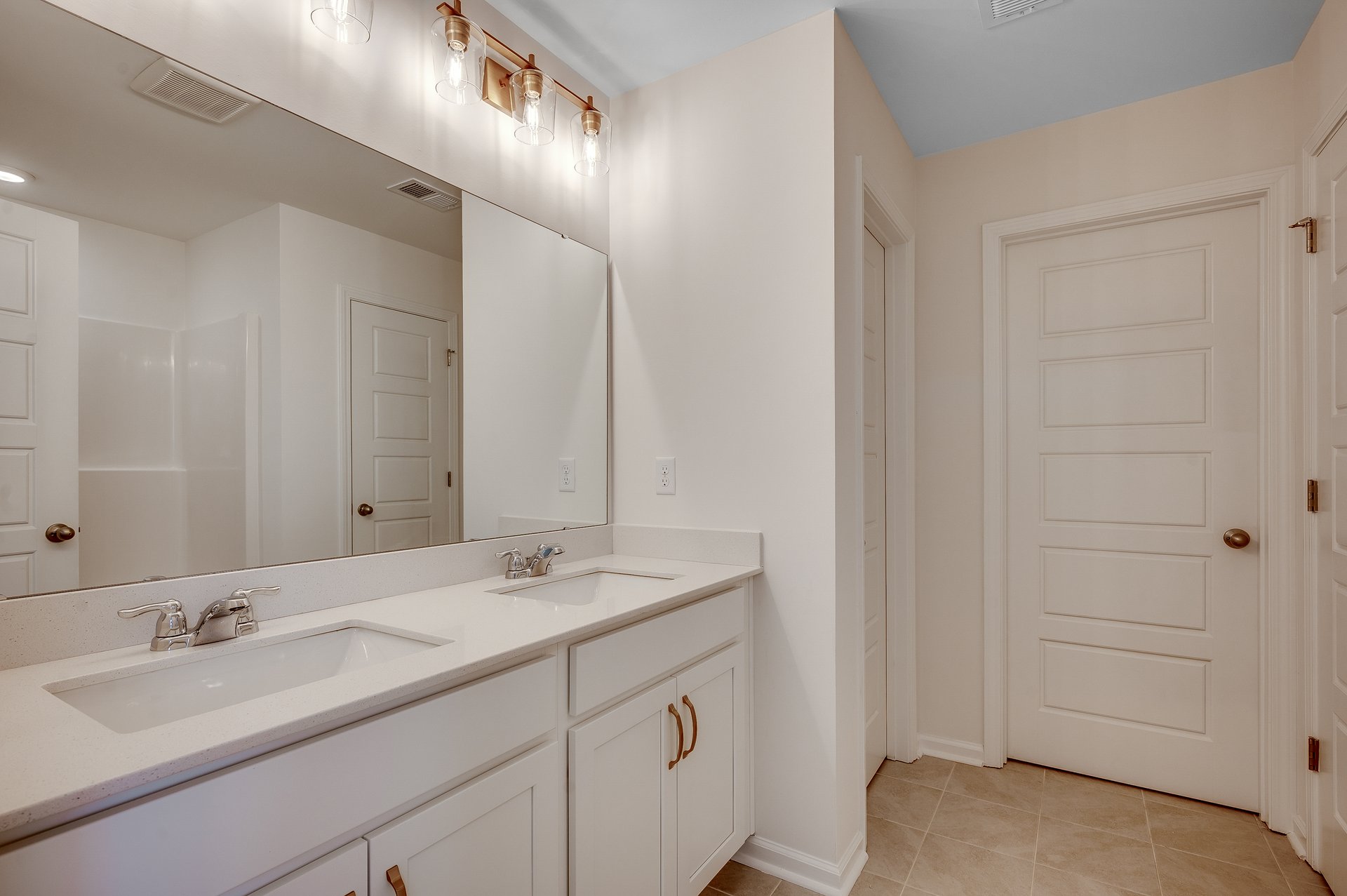 245f3b7d-2afb-4747-b229-4b3925635d0e