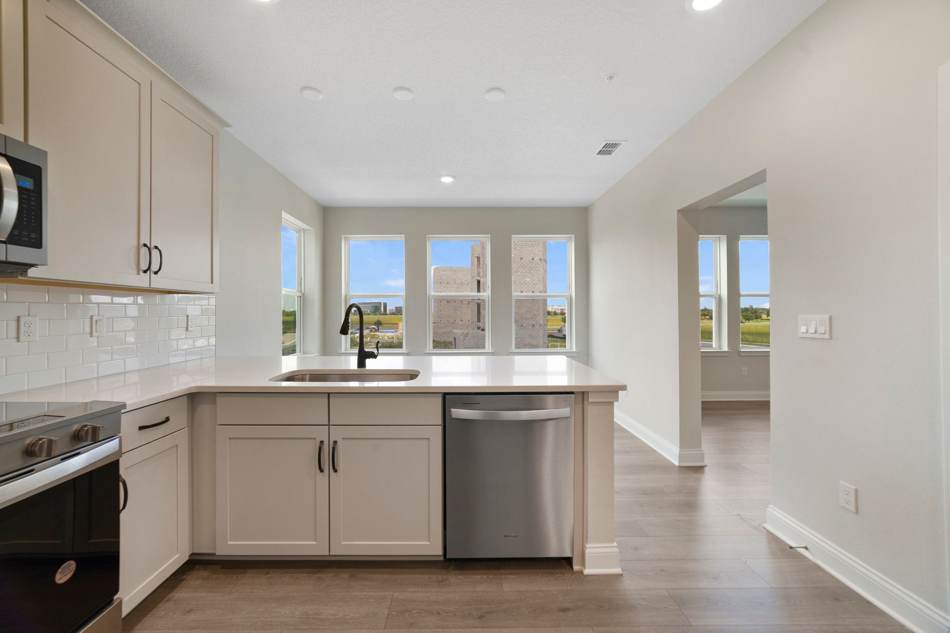 29199bd9-696a-4c64-a65f-2f410859435a