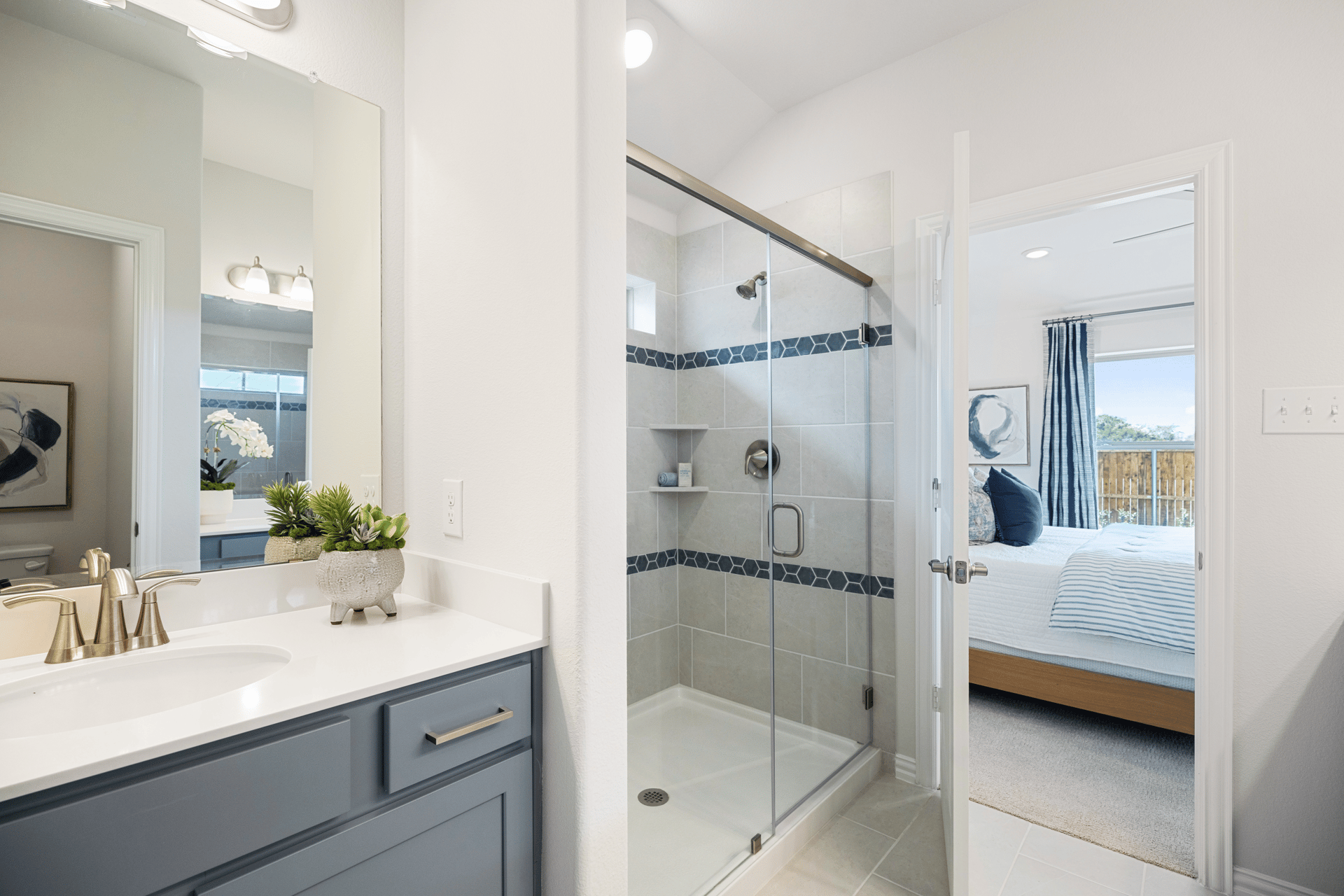 55b28da3-b3f2-45e9-a416-8108f6b60589