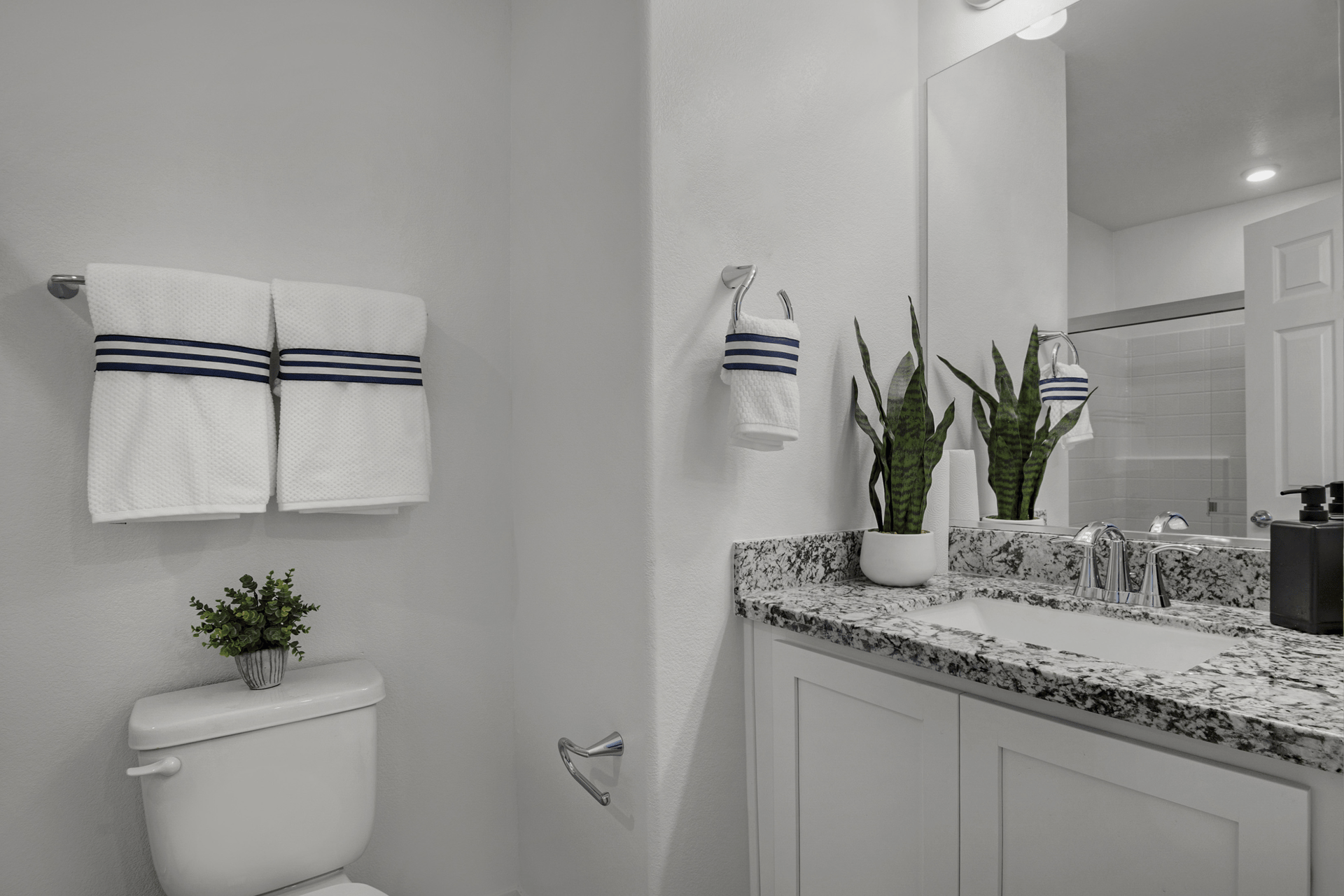 5e9e4d4f-4e5b-48d8-a8a1-50da9f97c85e