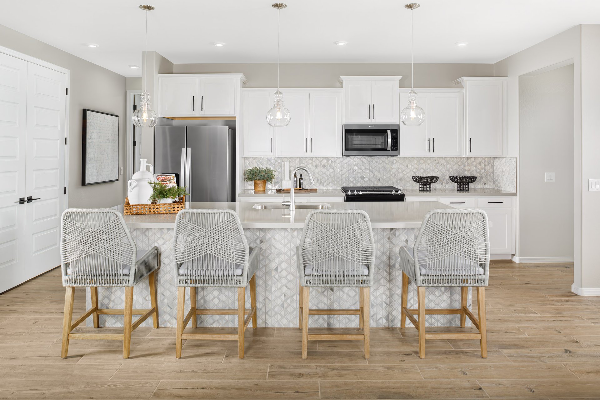 636b90ac-7ab5-46e7-8da7-083dddf28667