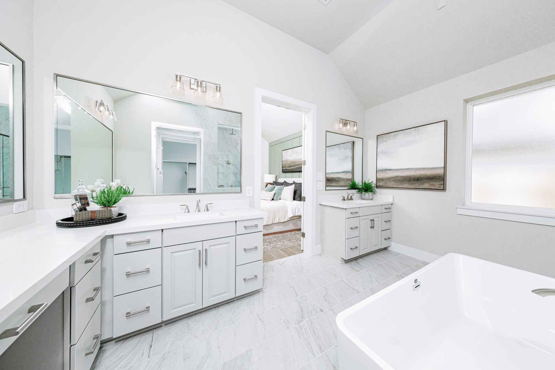 6f40a9b0-923e-4065-997f-7c6595a21bcb