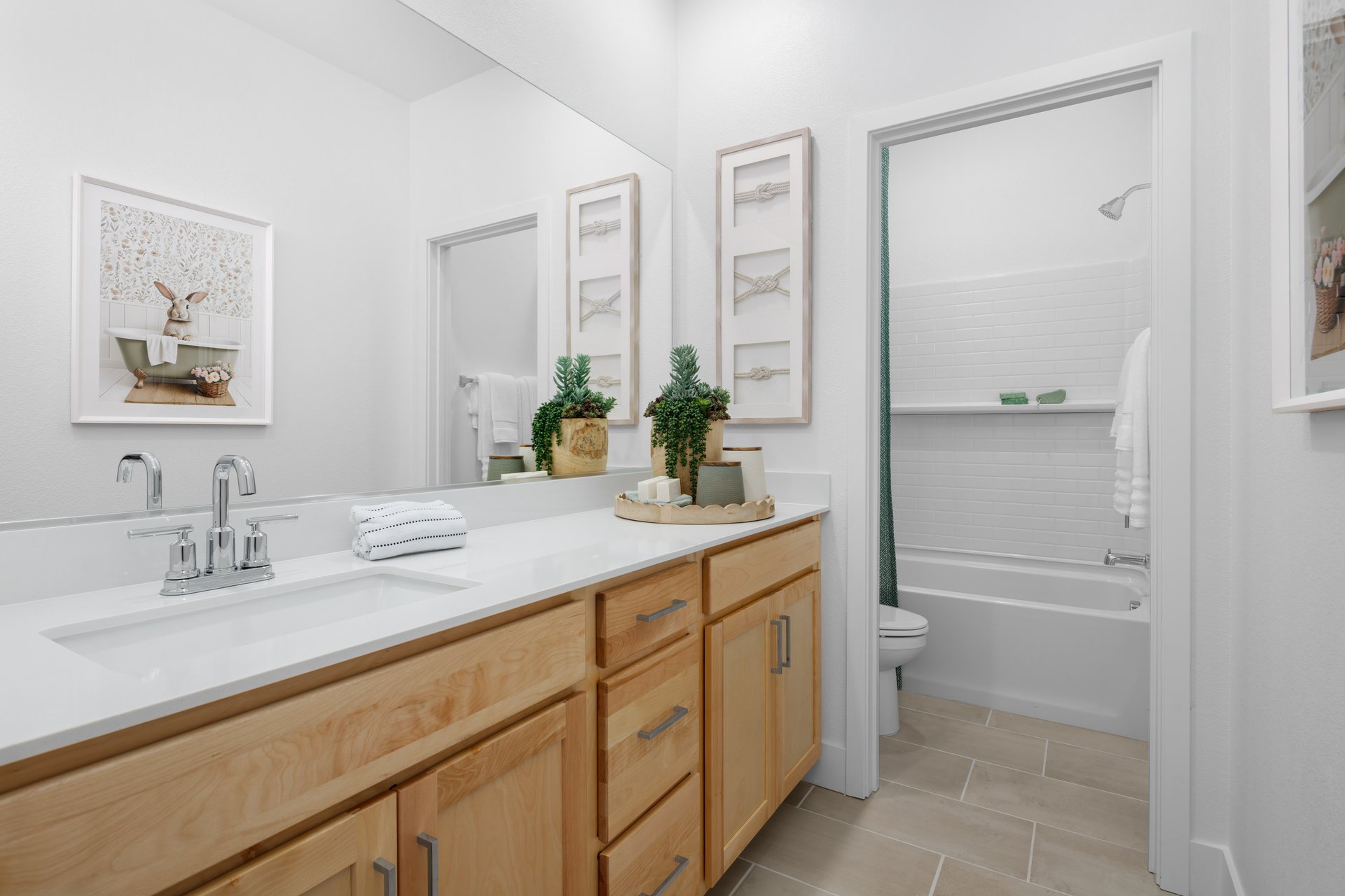 8abb87da-afab-4fe9-aa5f-34575f4d9f17