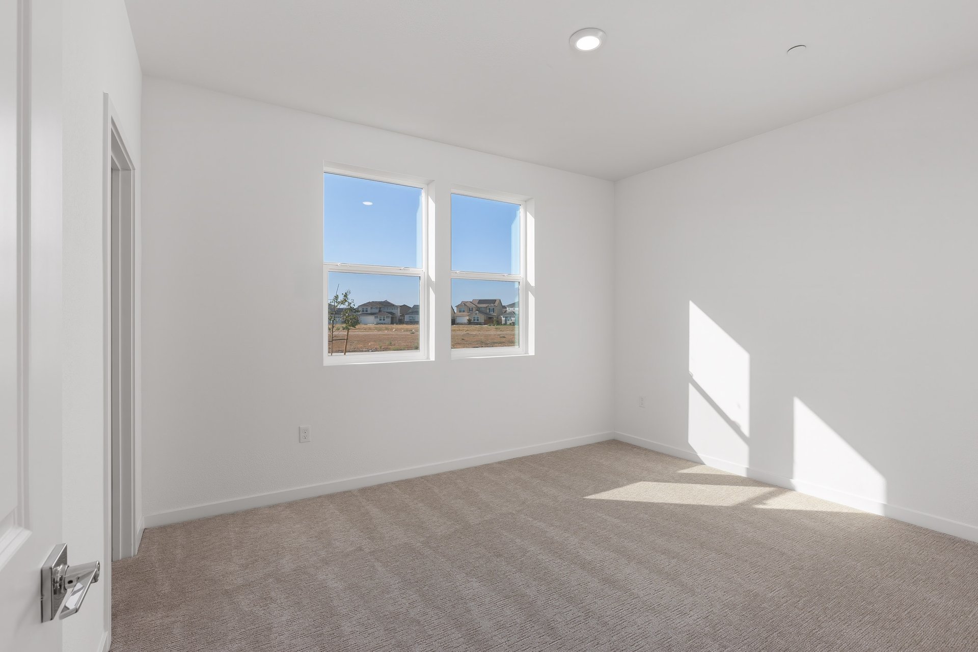 b2bfdfa5-9767-4cea-94a4-3c68ddb092ac