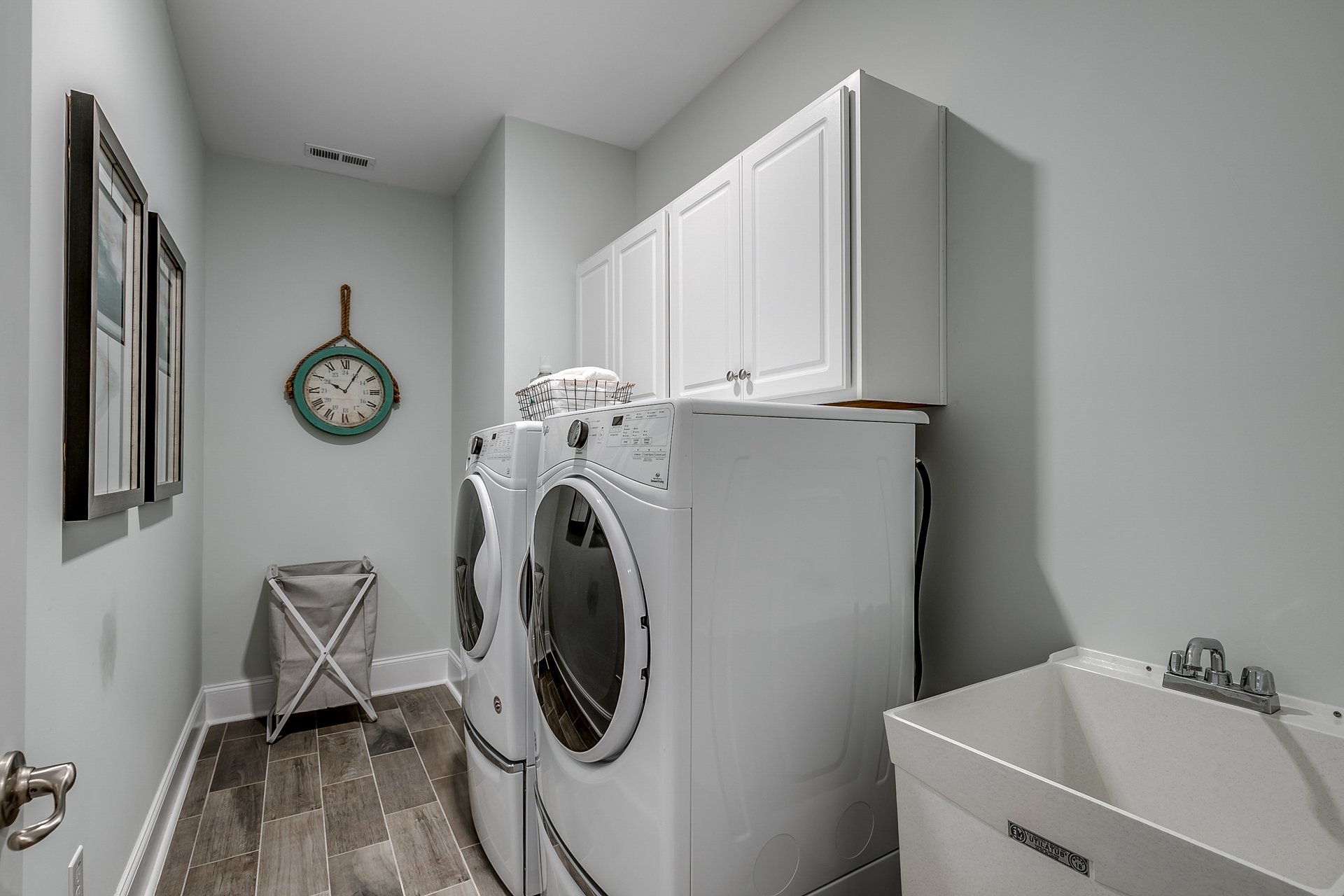 bf7aa2c7-51f0-41f9-ae9f-07d3ce341fb1