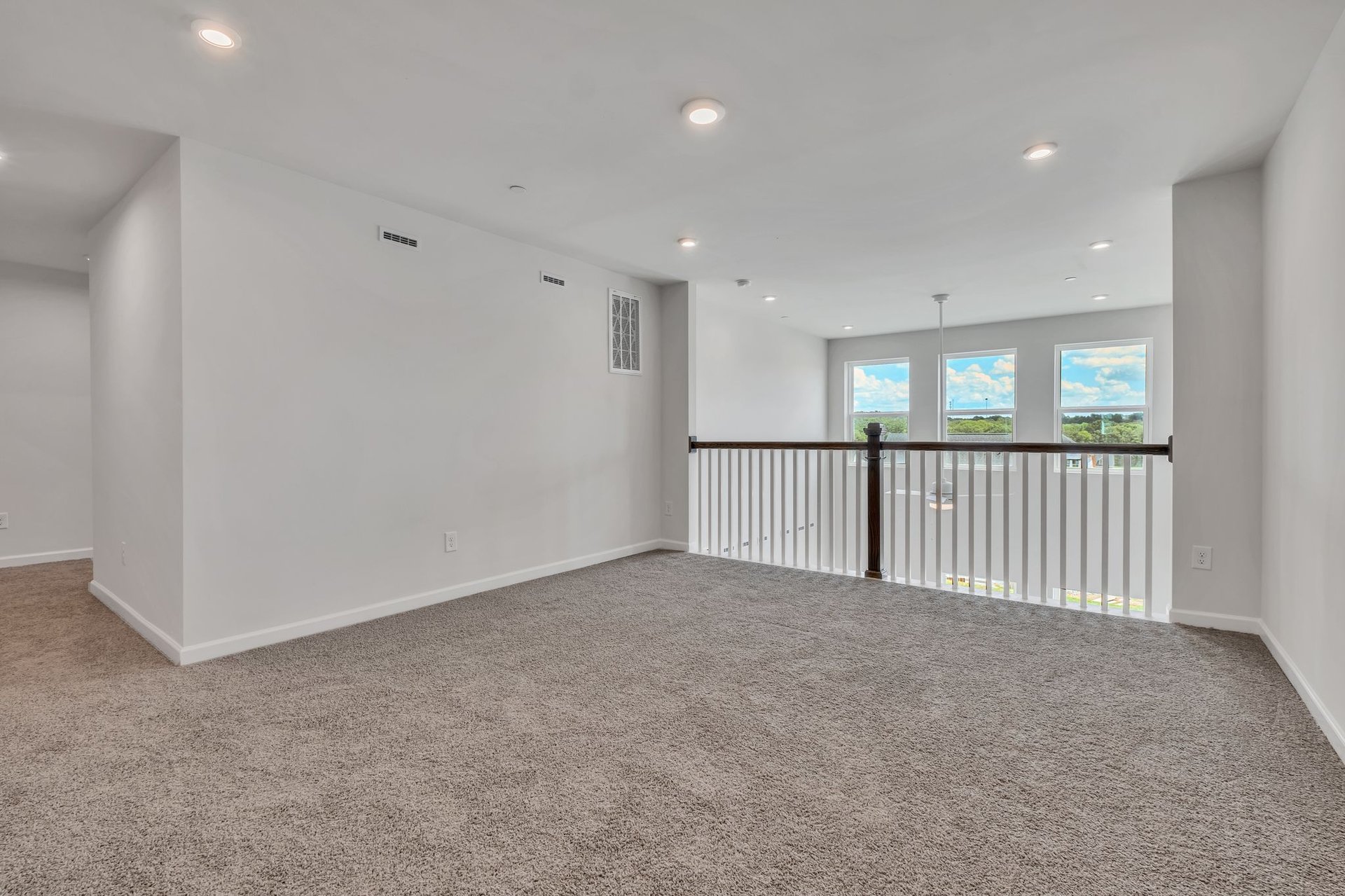 d35880fc-56b0-4b93-aeb8-2d17ffea76c0