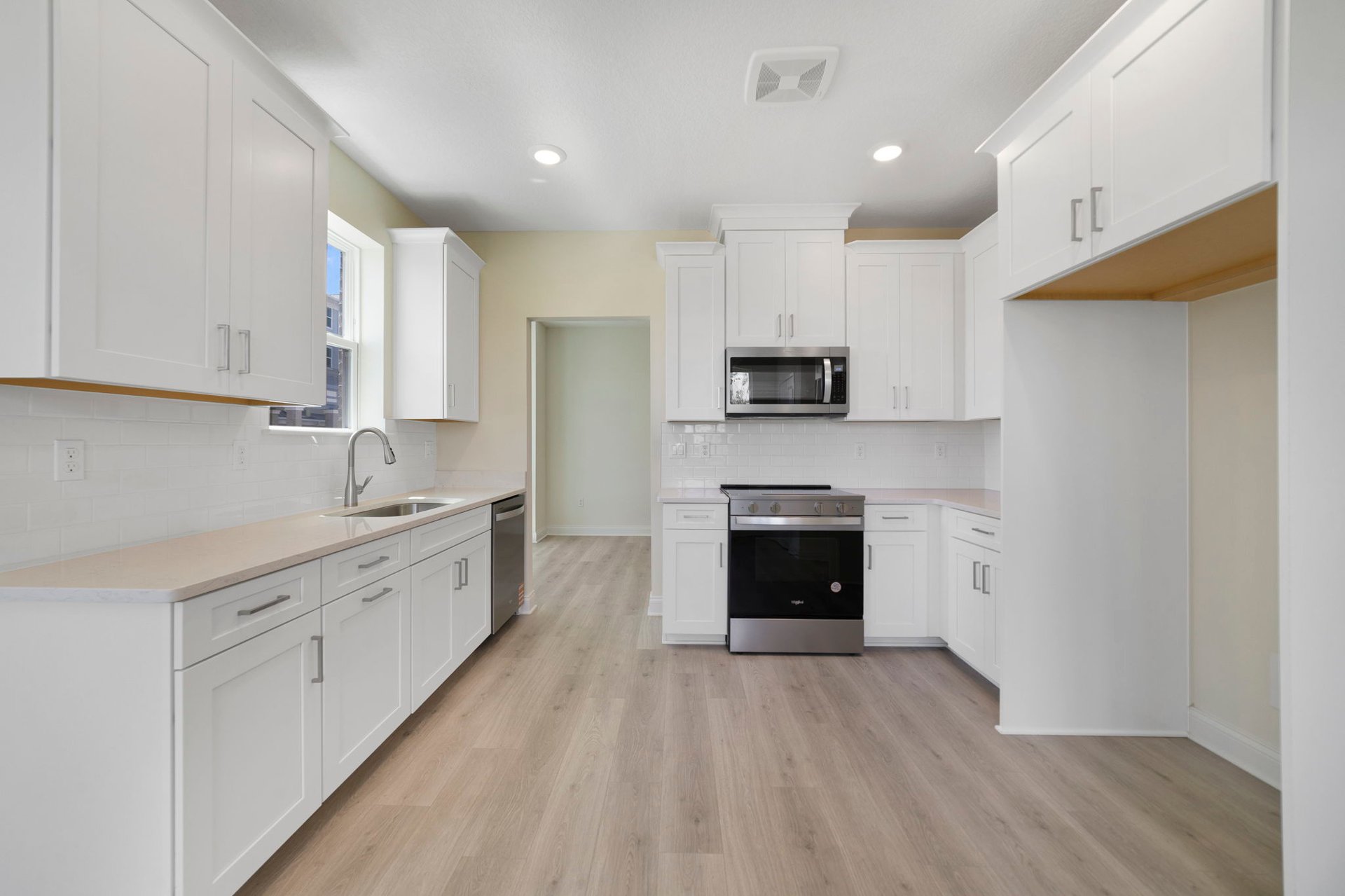 de1b16d5-3750-4971-b428-eebb103eda23