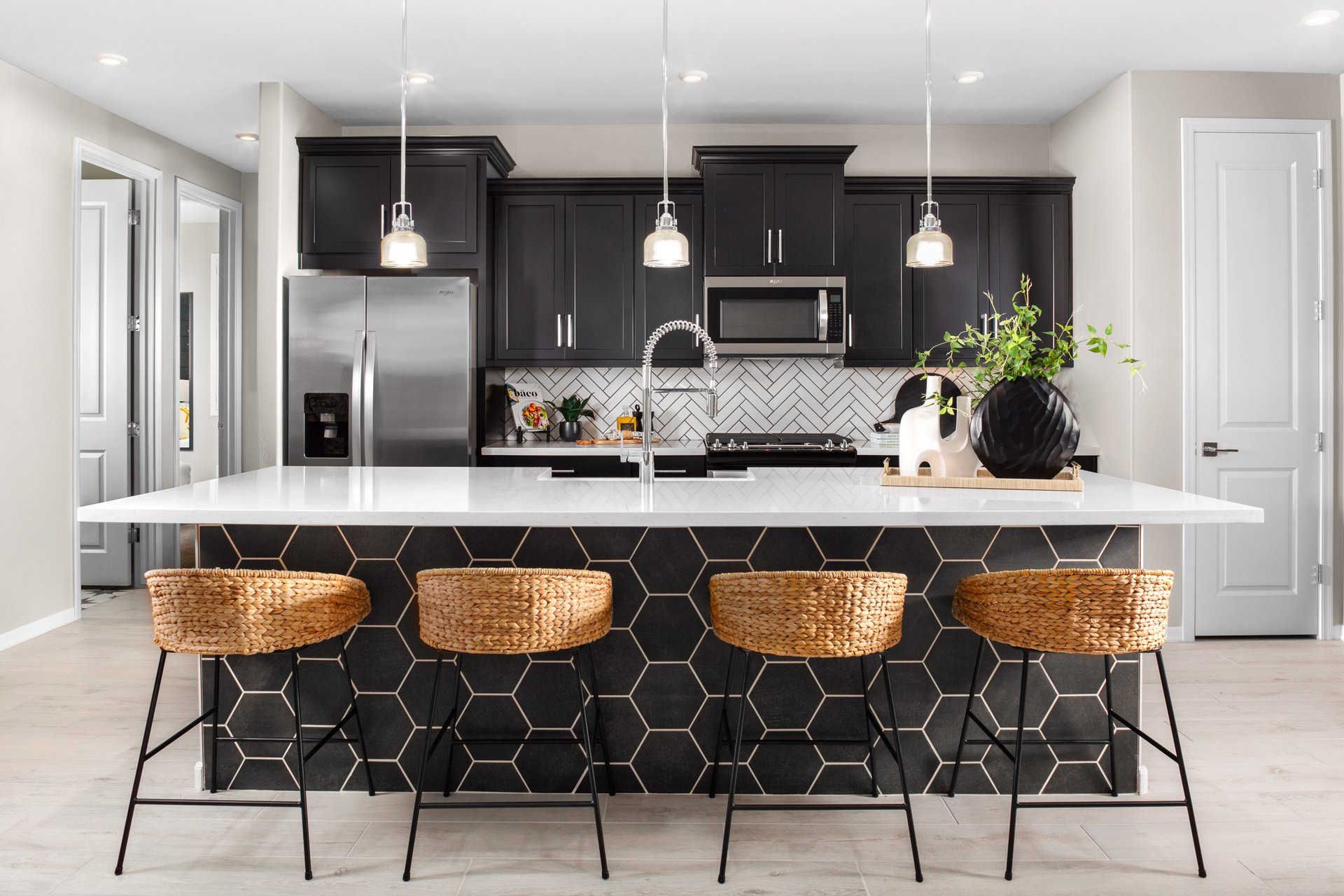 e0a5a41f-afbf-4bd2-8490-f35491d9060d