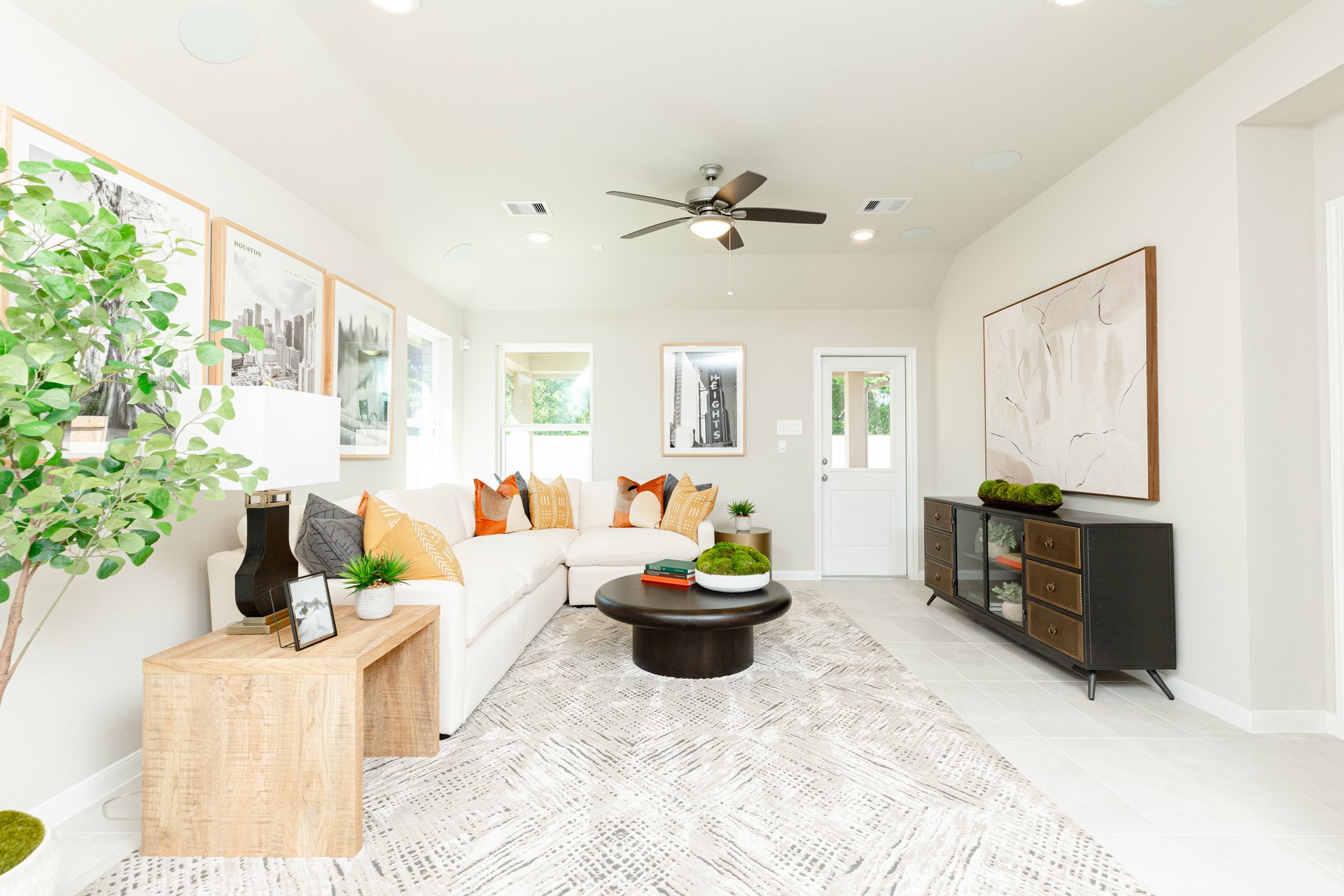 e0d101f3-56ae-40a8-b97b-67ad74409274