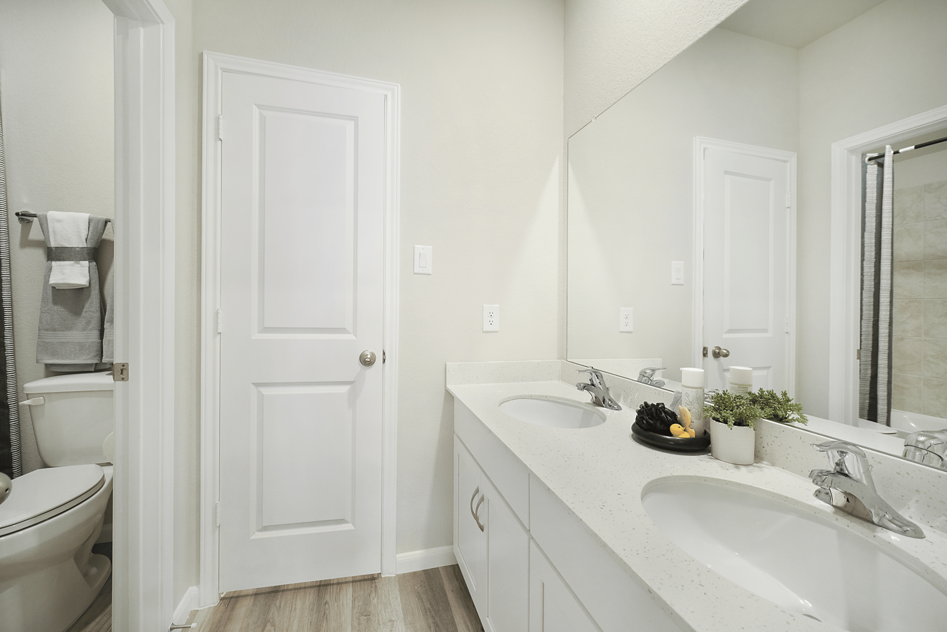 e1ee9384-8fcc-435b-9275-cdf87114faa9