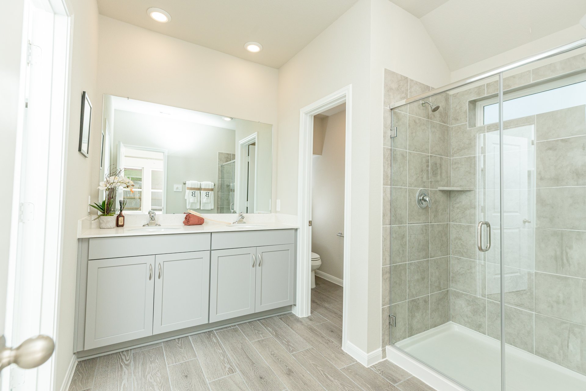 e40a3054-2c96-4c19-9e74-1fe1e676c65a