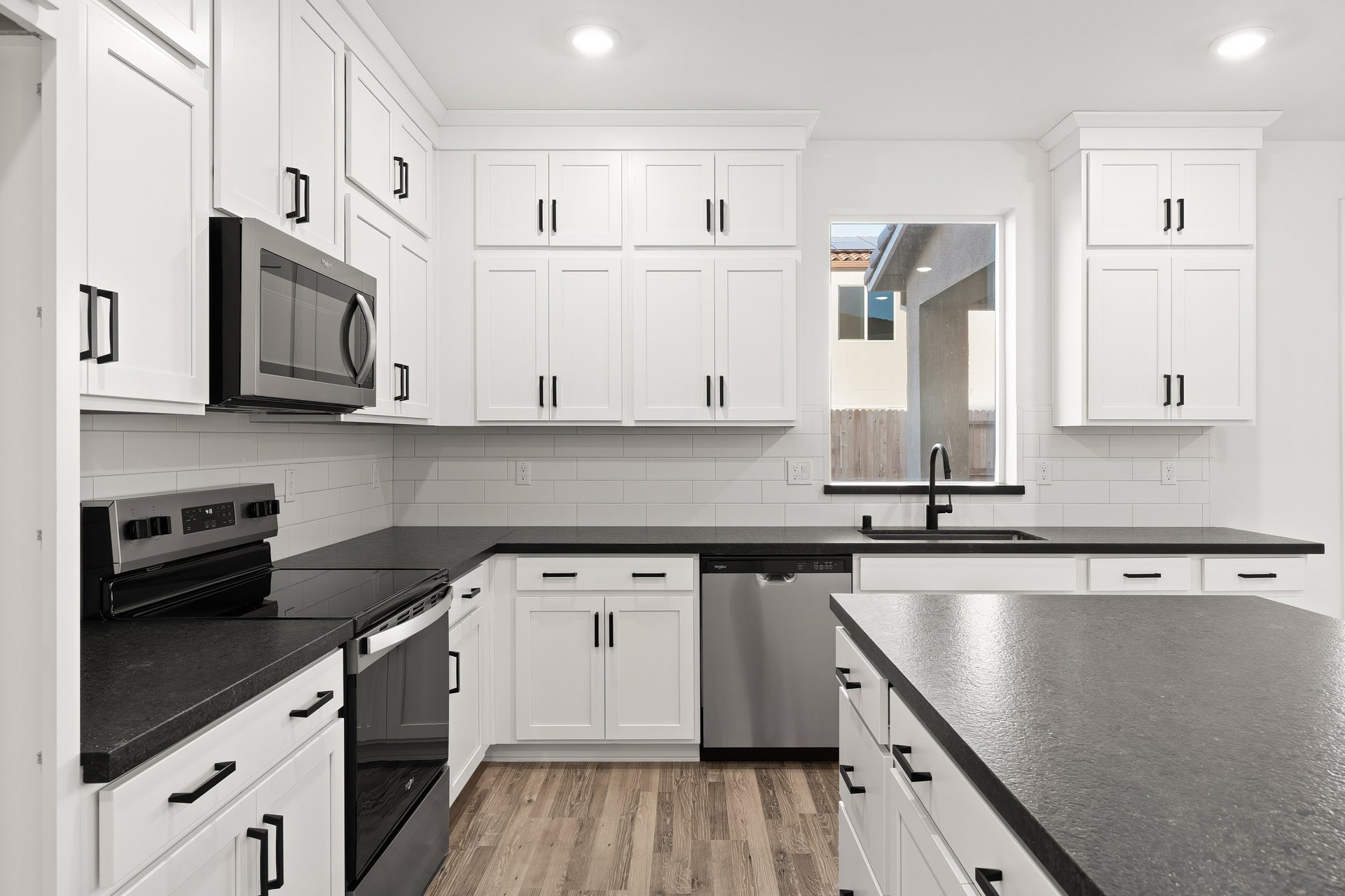 e4b00940-f0bb-4b50-97be-57050abfd780