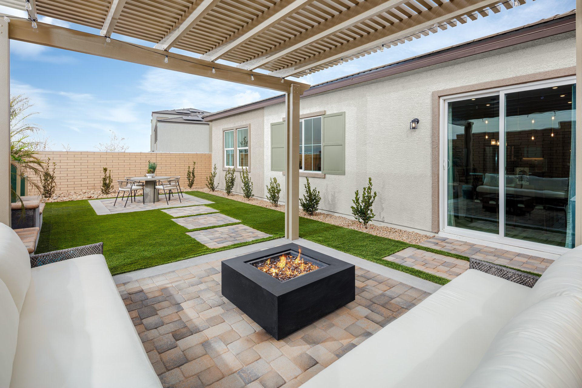 e8dc1407-3965-4c0e-9f60-ea27611a3e4c